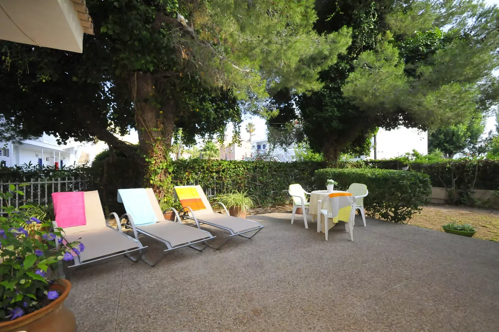 Cora-Terrace balcony