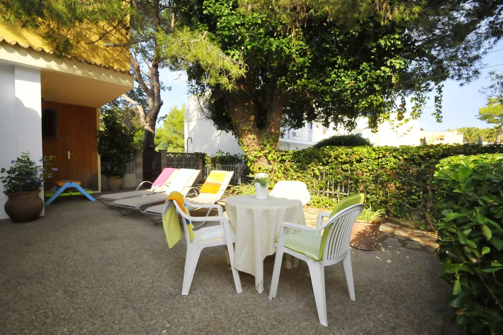 Cora-Terrace balcony