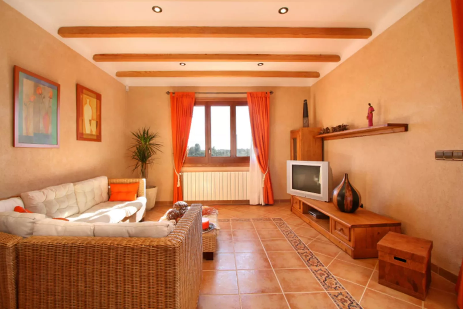 Gamundi-Living room