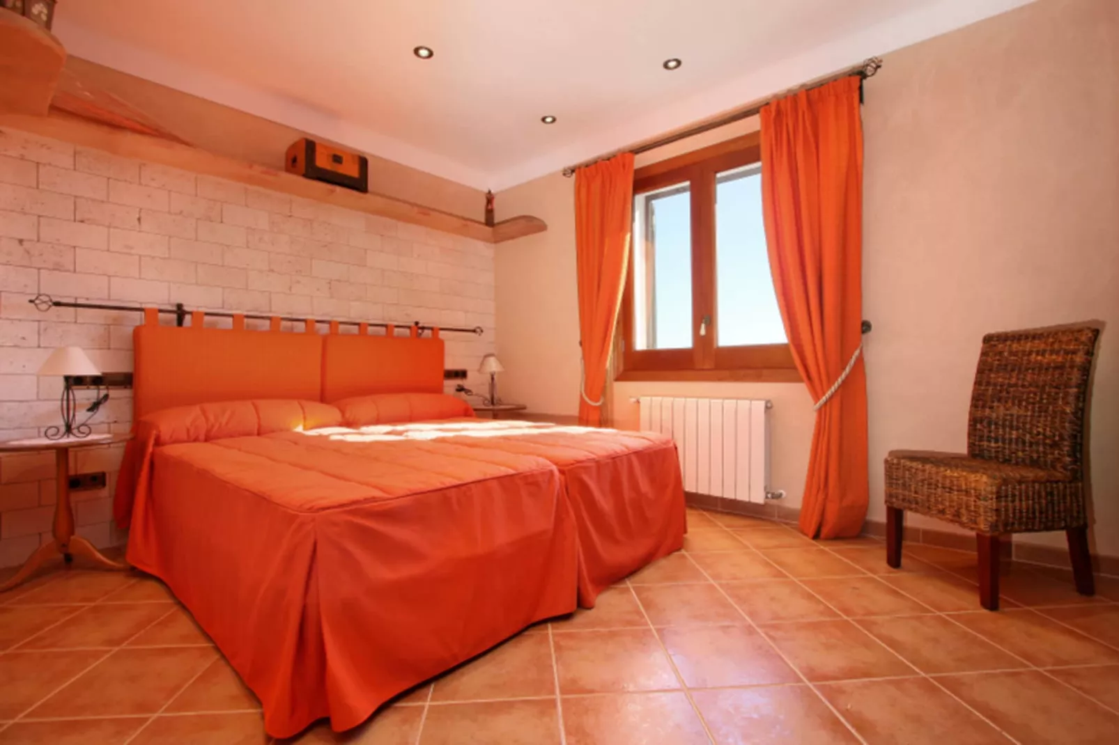 Gamundi-Bedroom