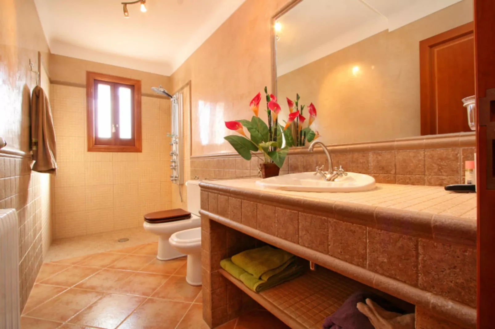 Gamundi-Bathroom
