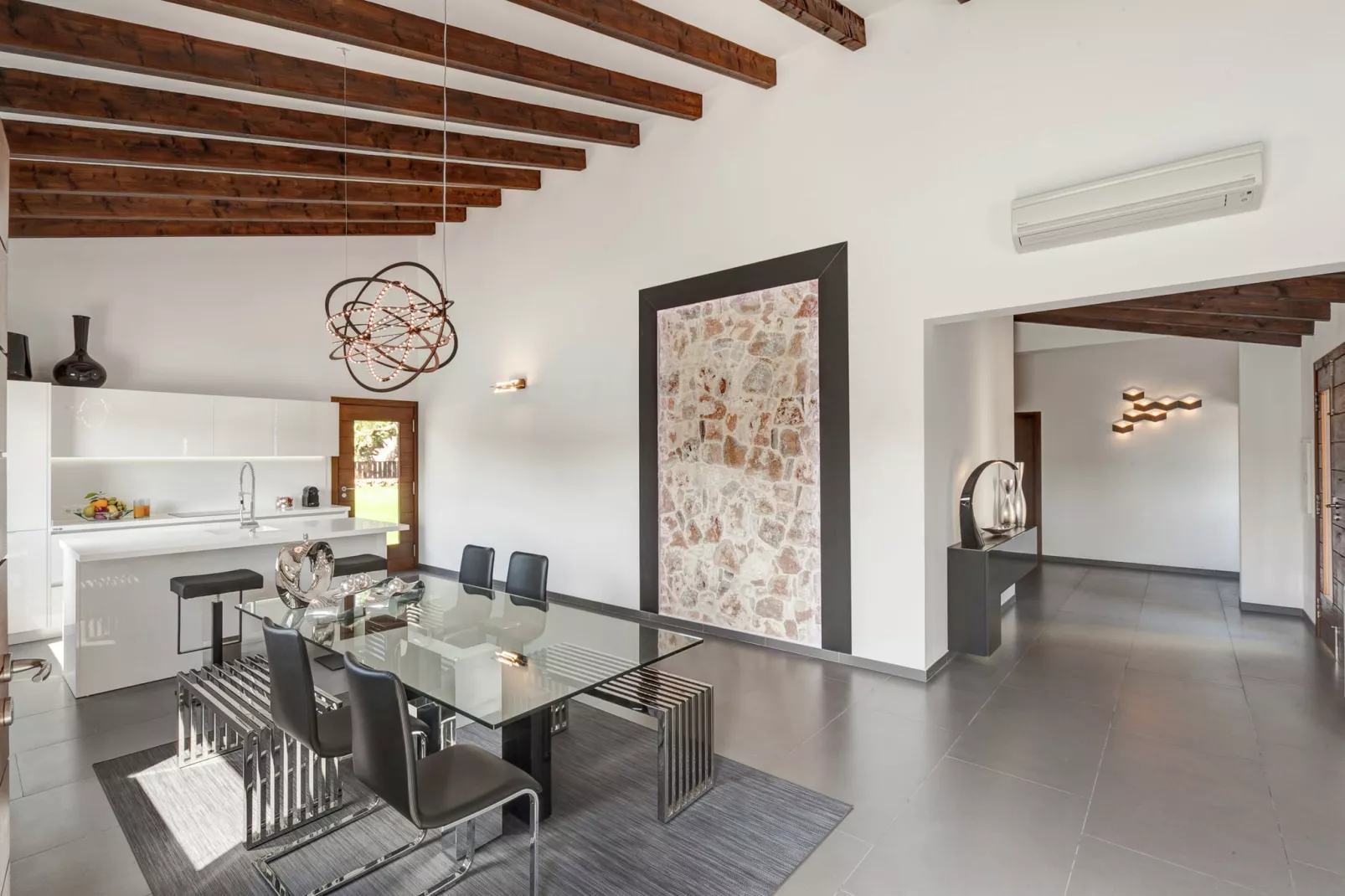Calet-Dining room