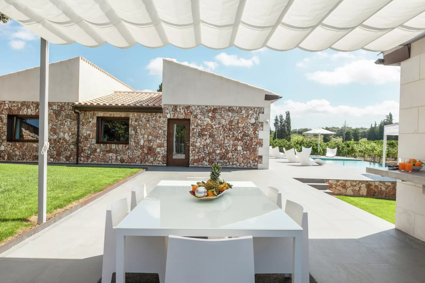 Calet-Terrace balcony