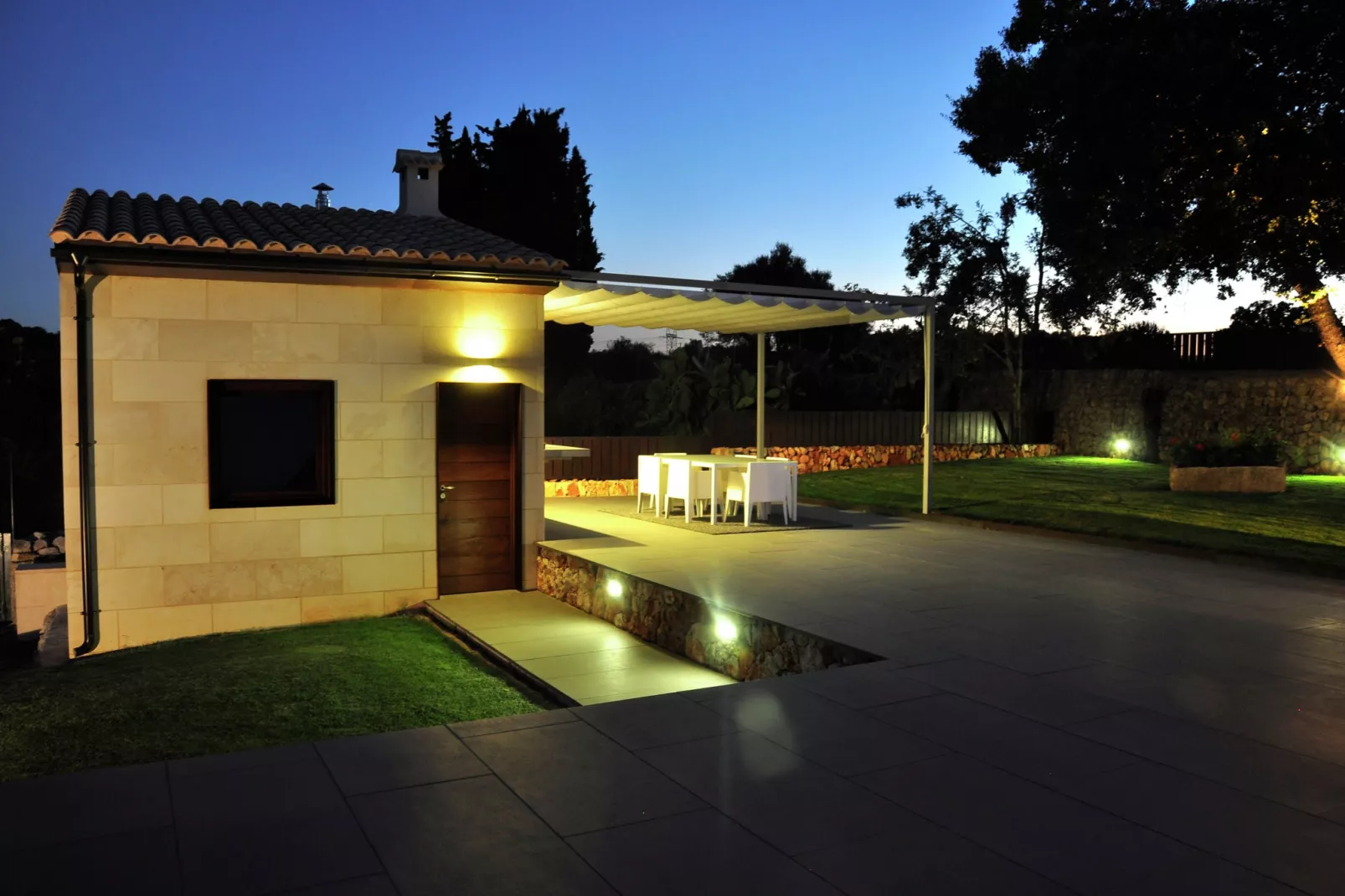 Calet-Terrace balcony