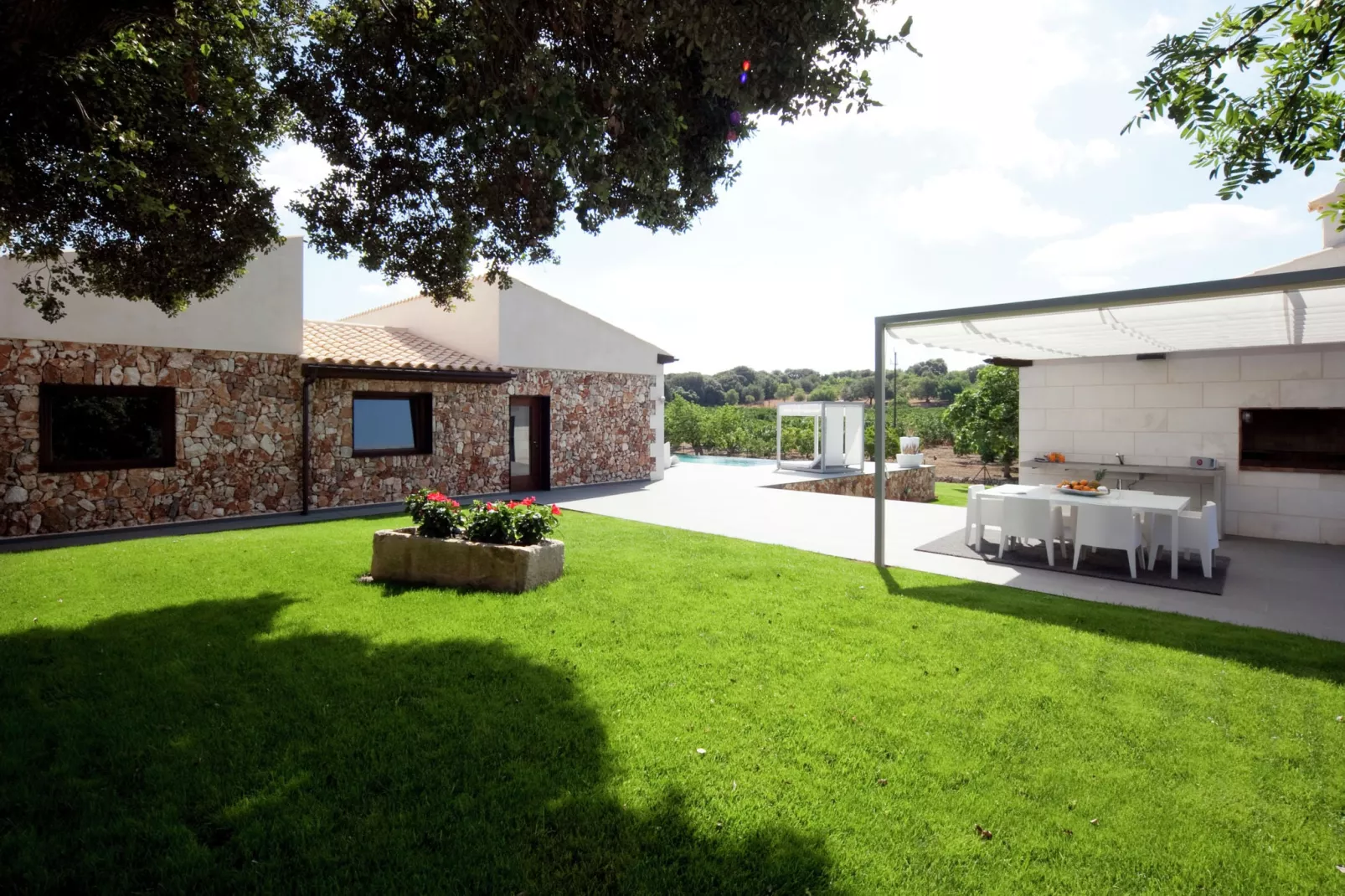 Calet-Gardens summer