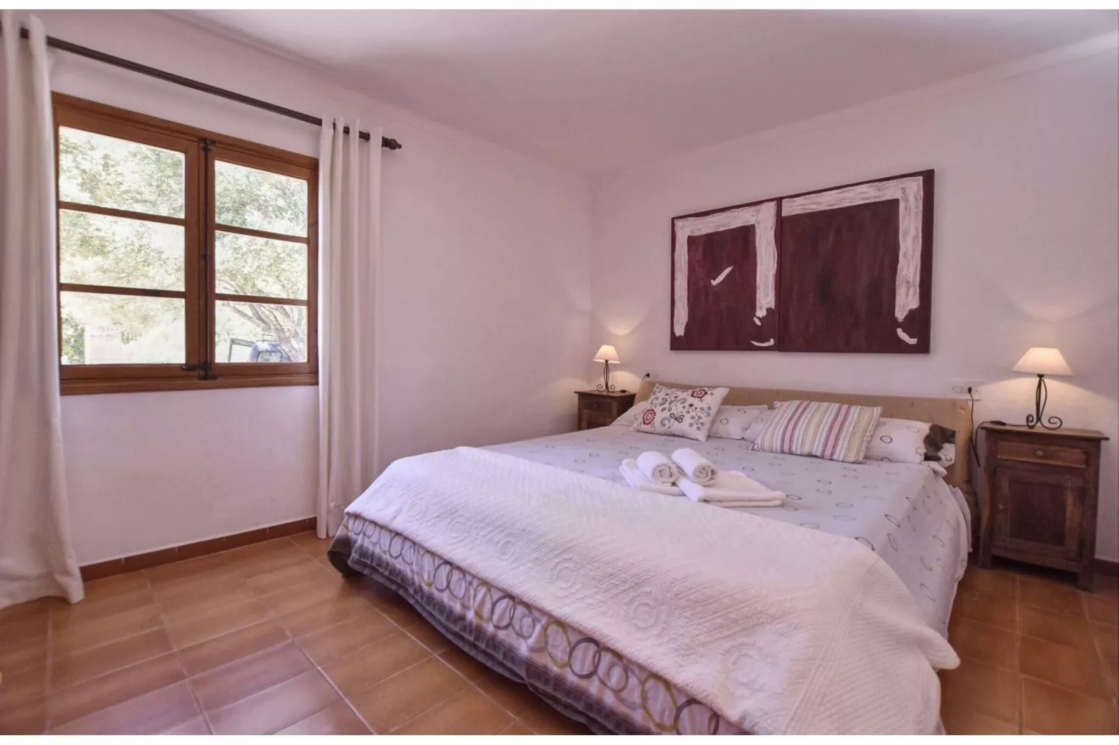 Tonina-Bedroom