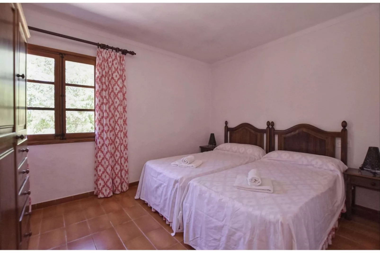 Tonina-Bedroom