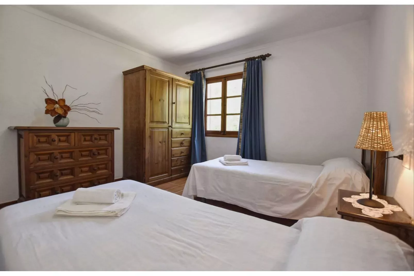 Tonina-Bedroom