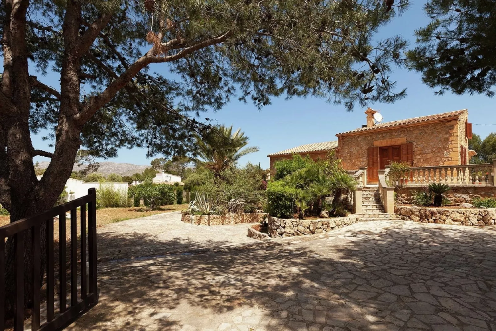 Almadrava-Exterior summer