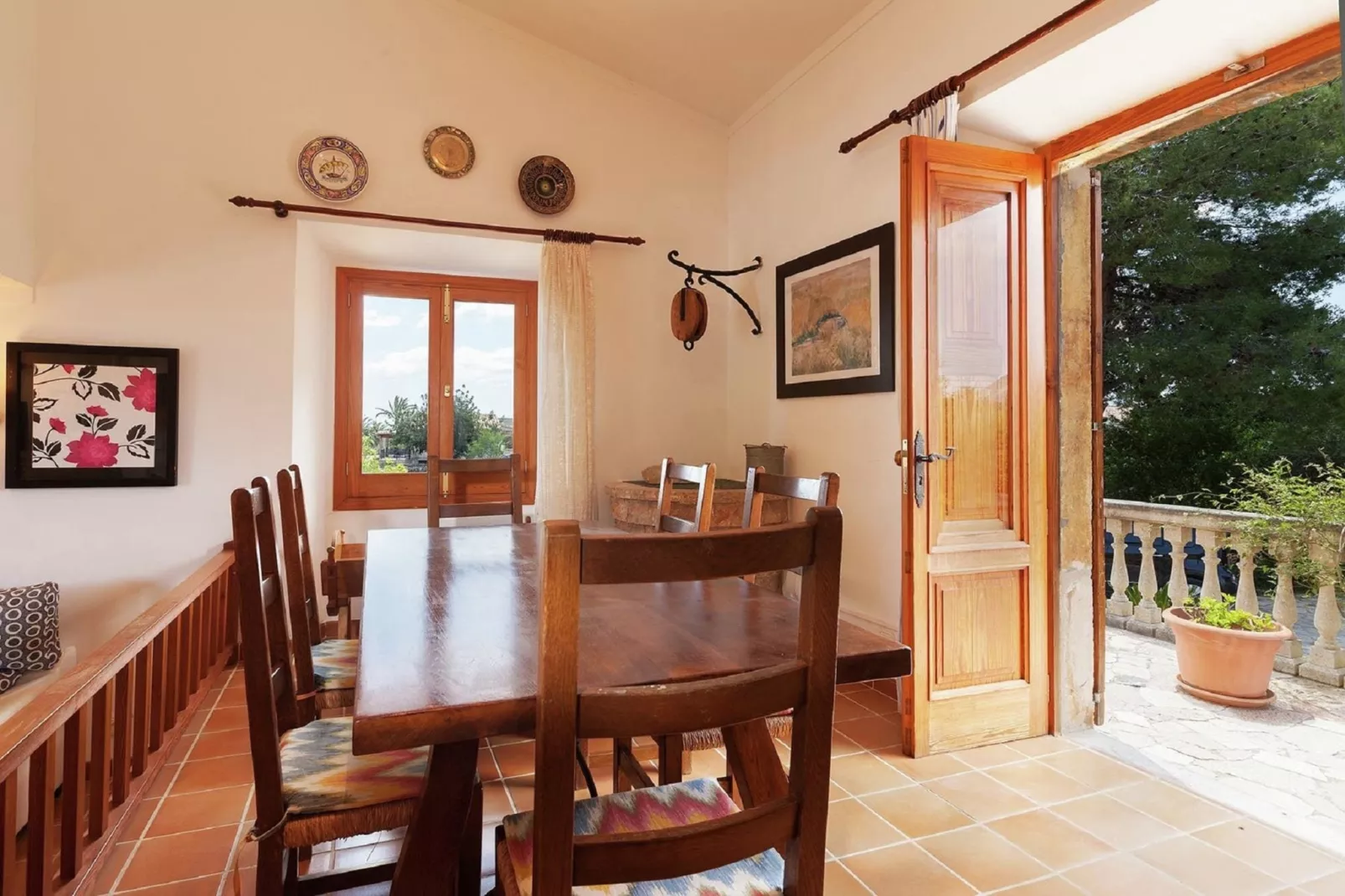 Almadrava-Dining room