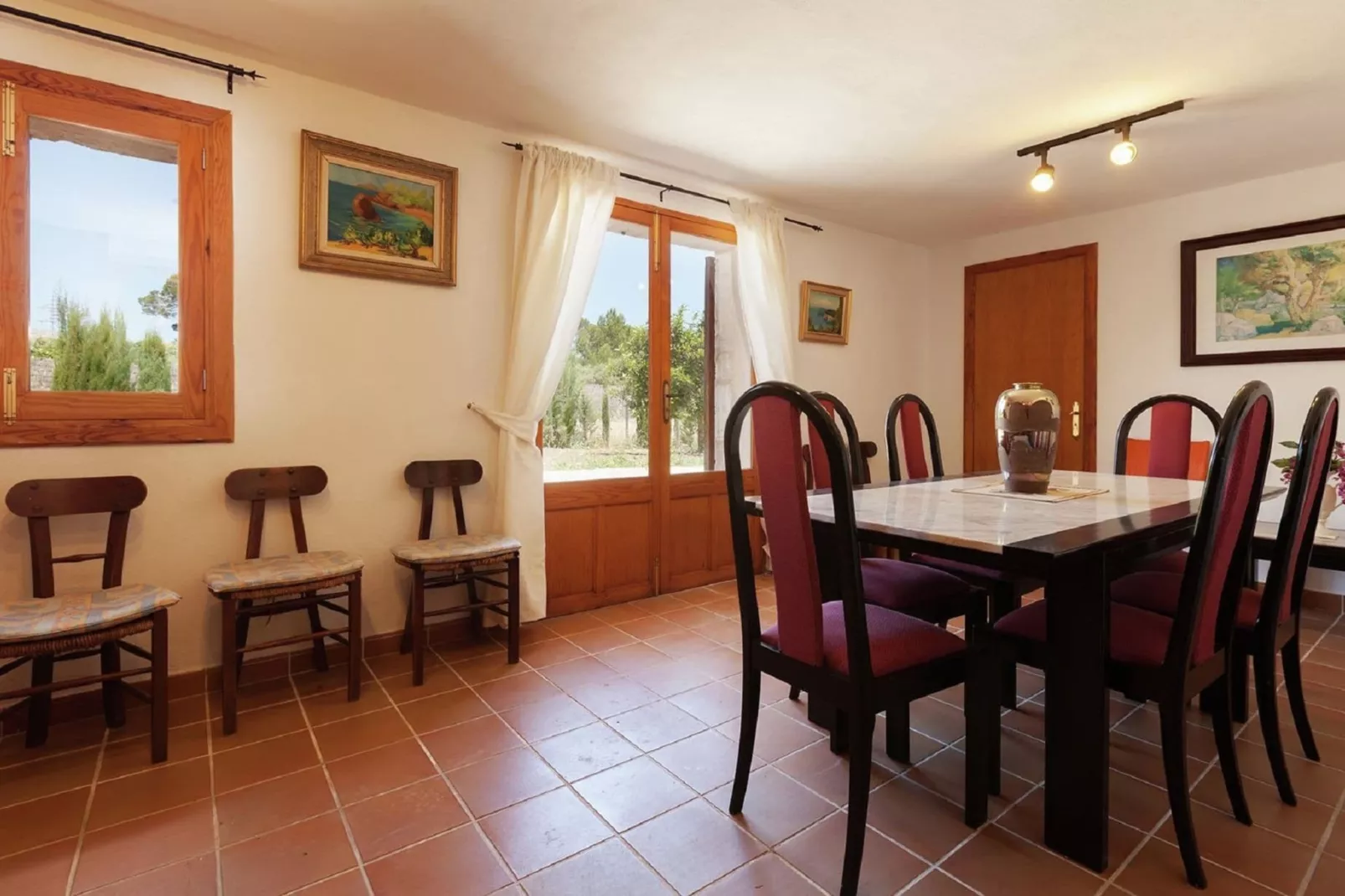 Almadrava-Dining room