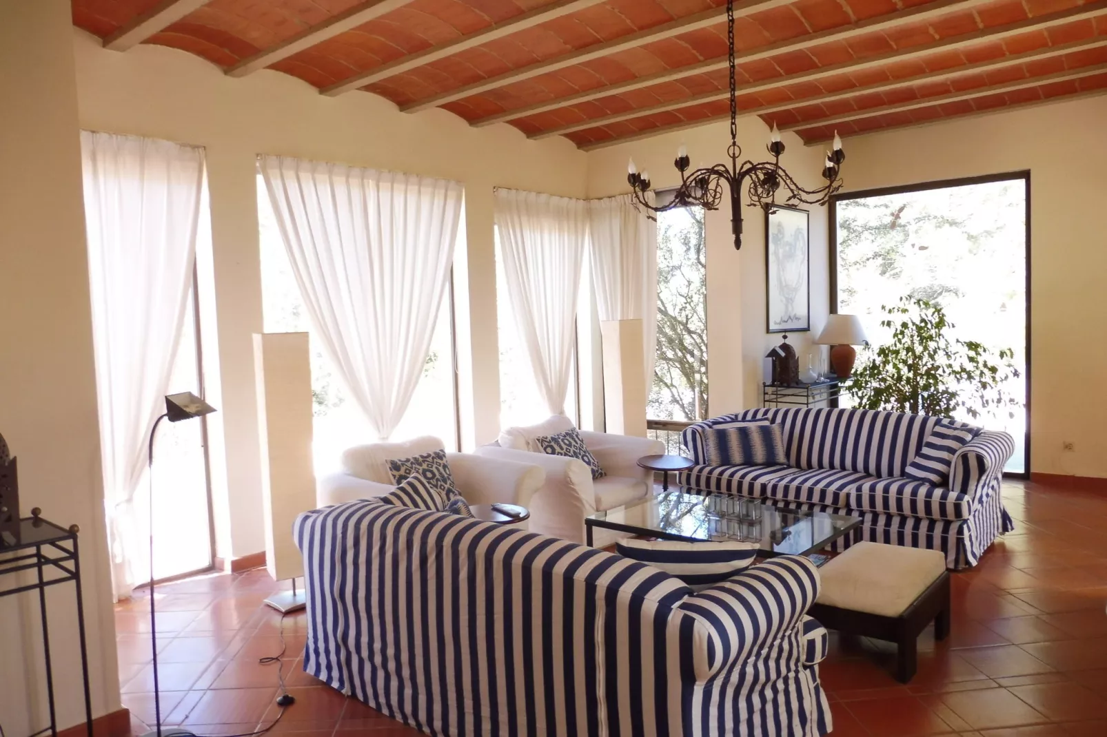 Casa Lourdes-Living room