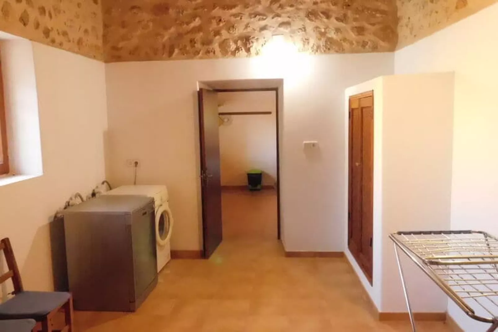 Aubergine-Bathroom