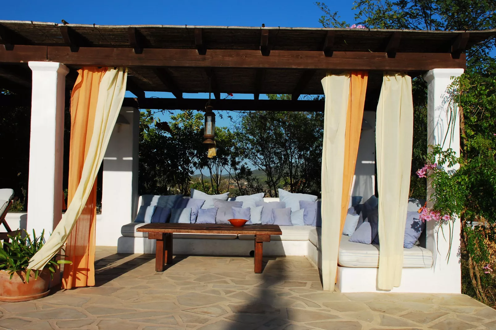 El Palau-Terrace balcony