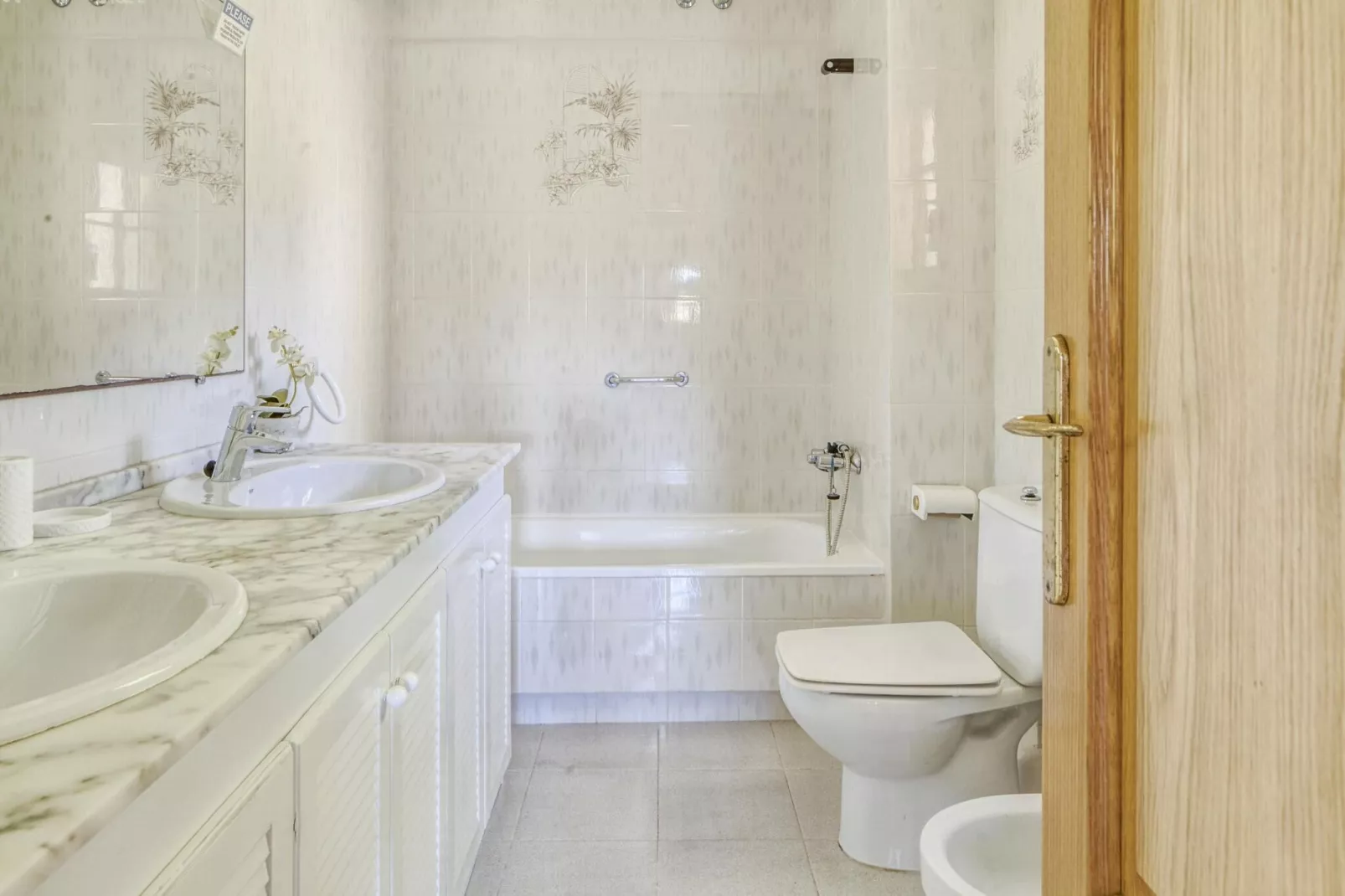 Villa Portinyol-Bathroom