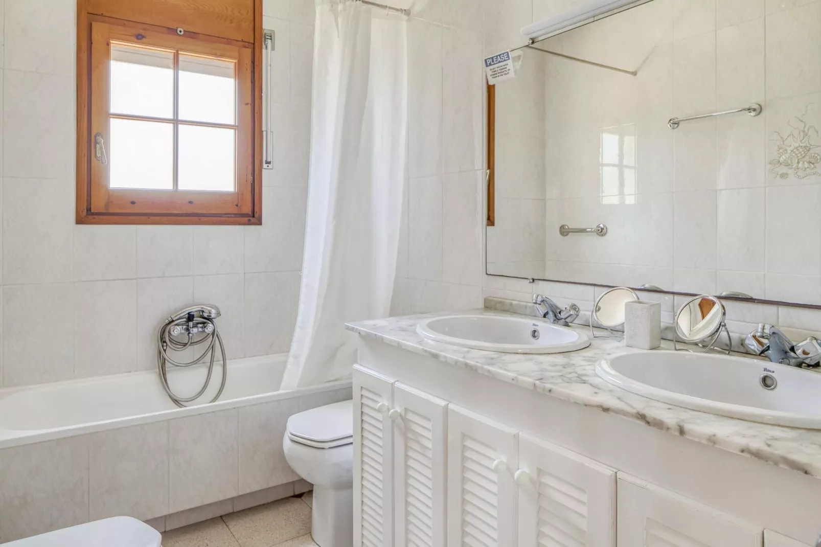 Villa Portinyol-Bathroom