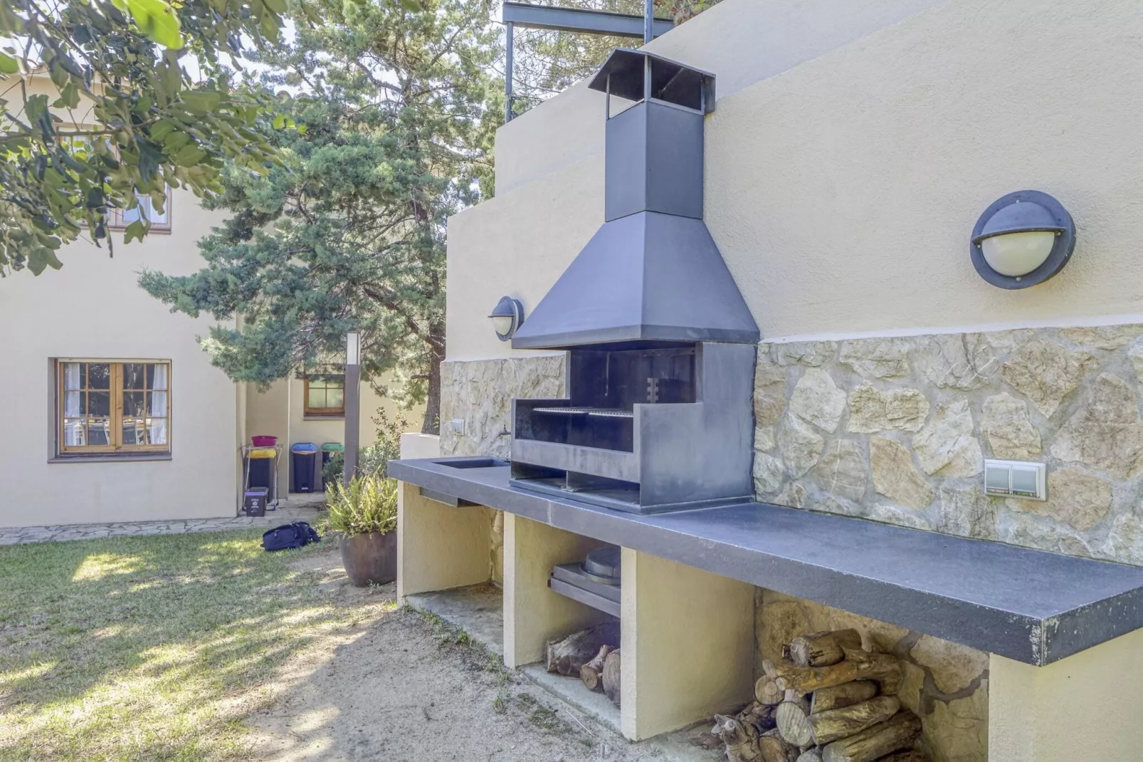 Villa Portinyol-Facilities