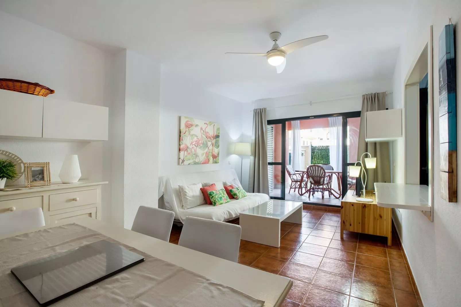Beachfront Zahara-Living room