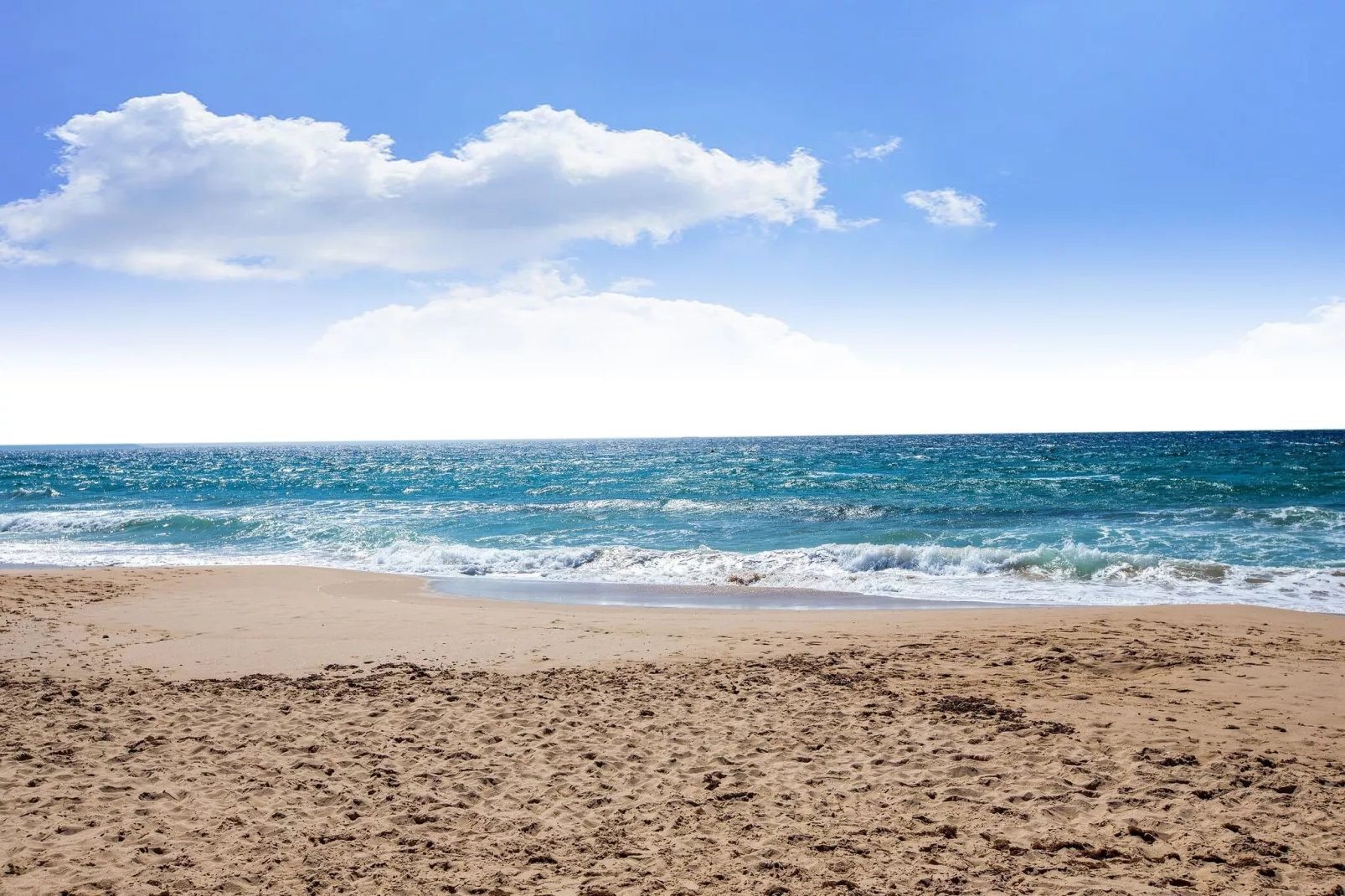 Beachfront Zahara-Areas summer 5km