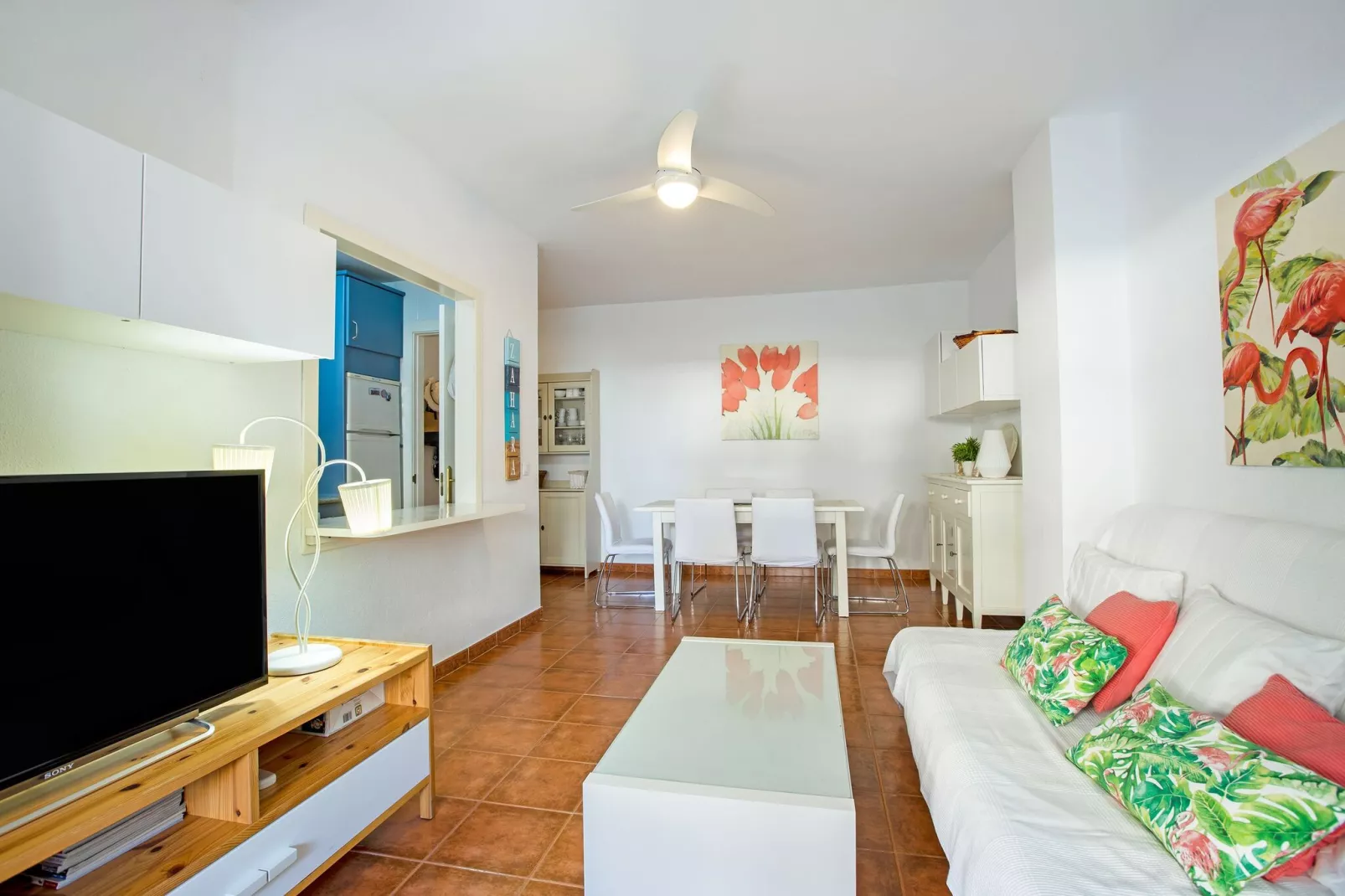 Beachfront Zahara-Living room