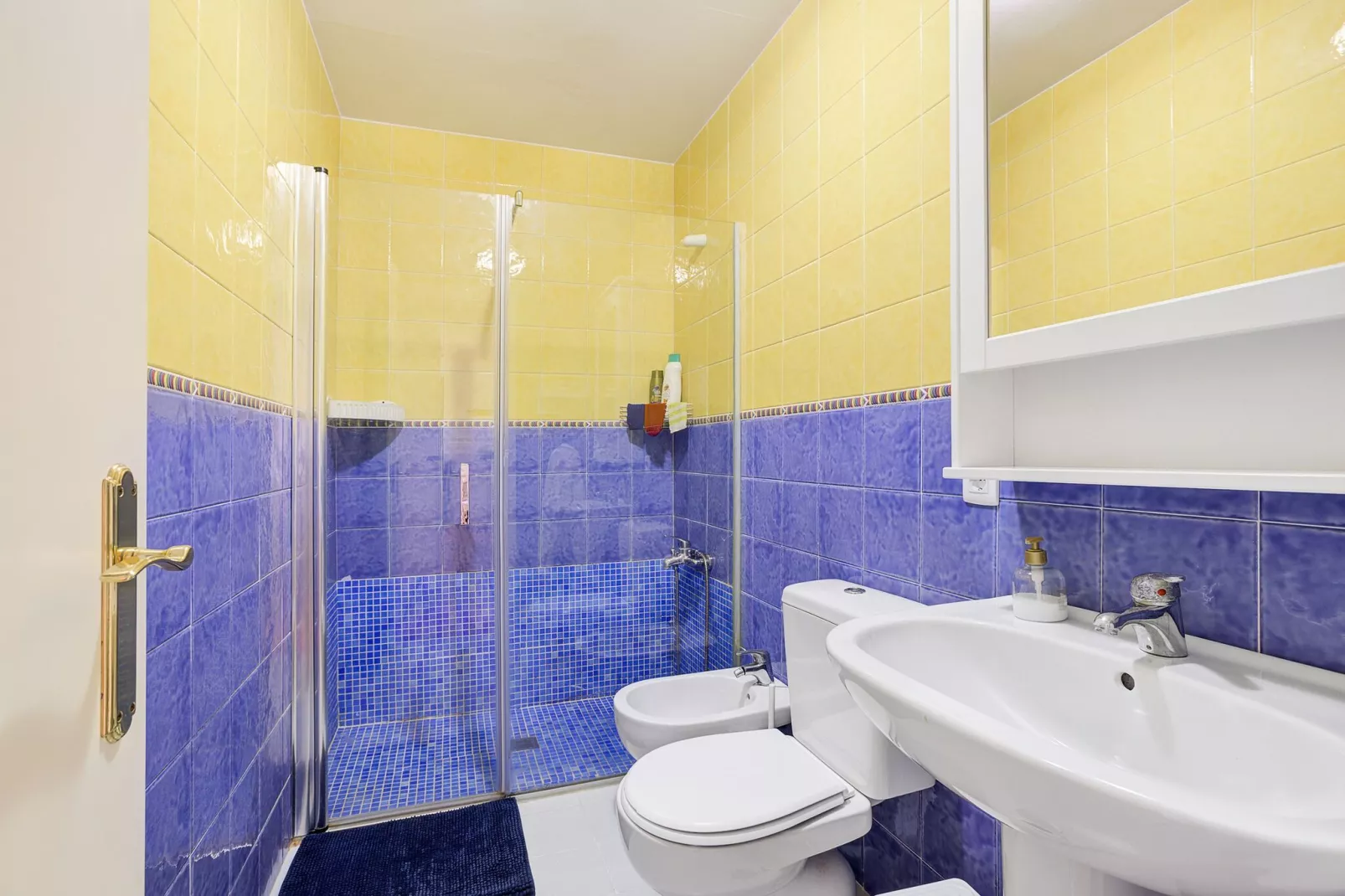 Beachfront Zahara-Bathroom