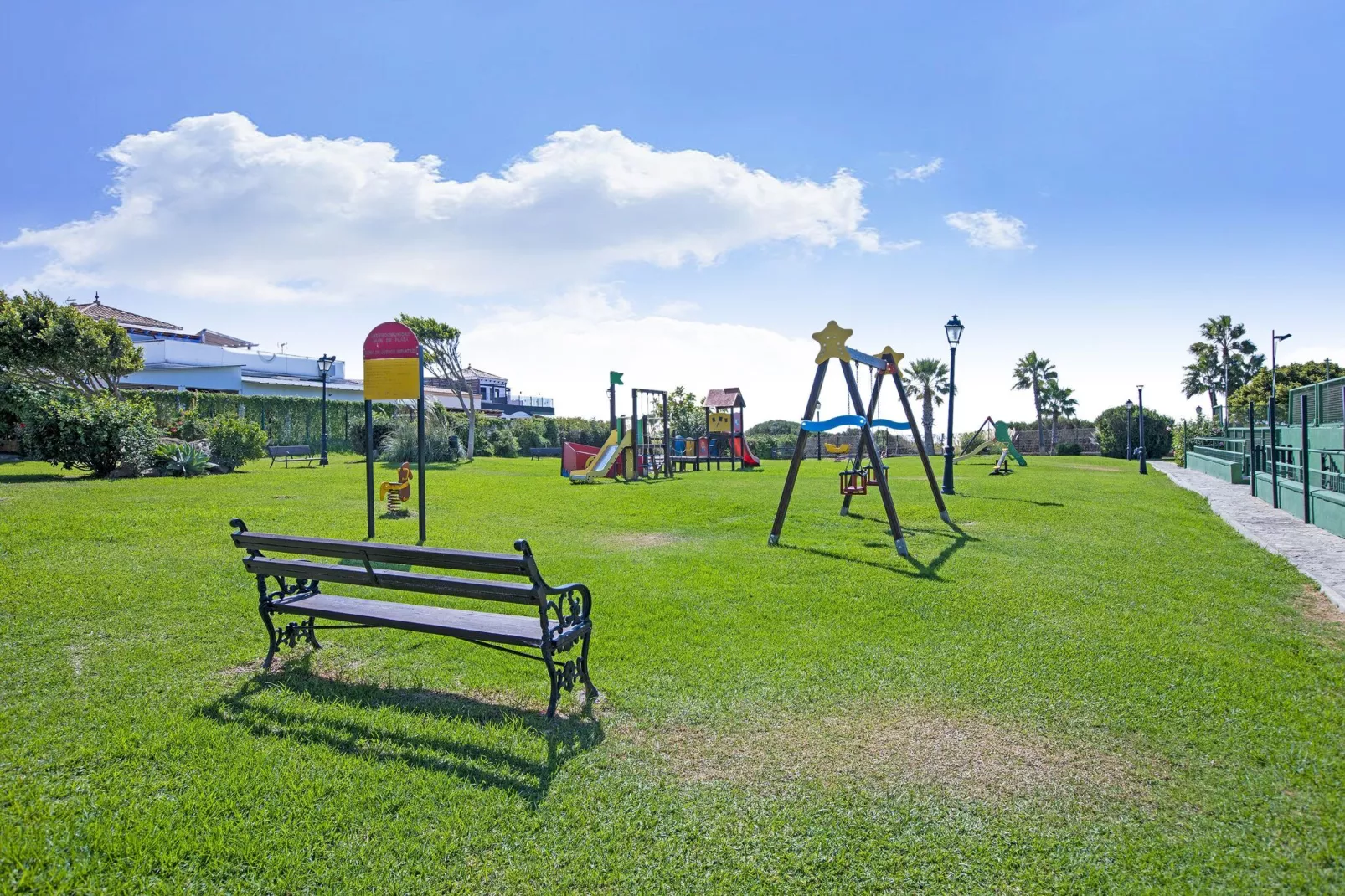 Beachfront Zahara-Park facilities