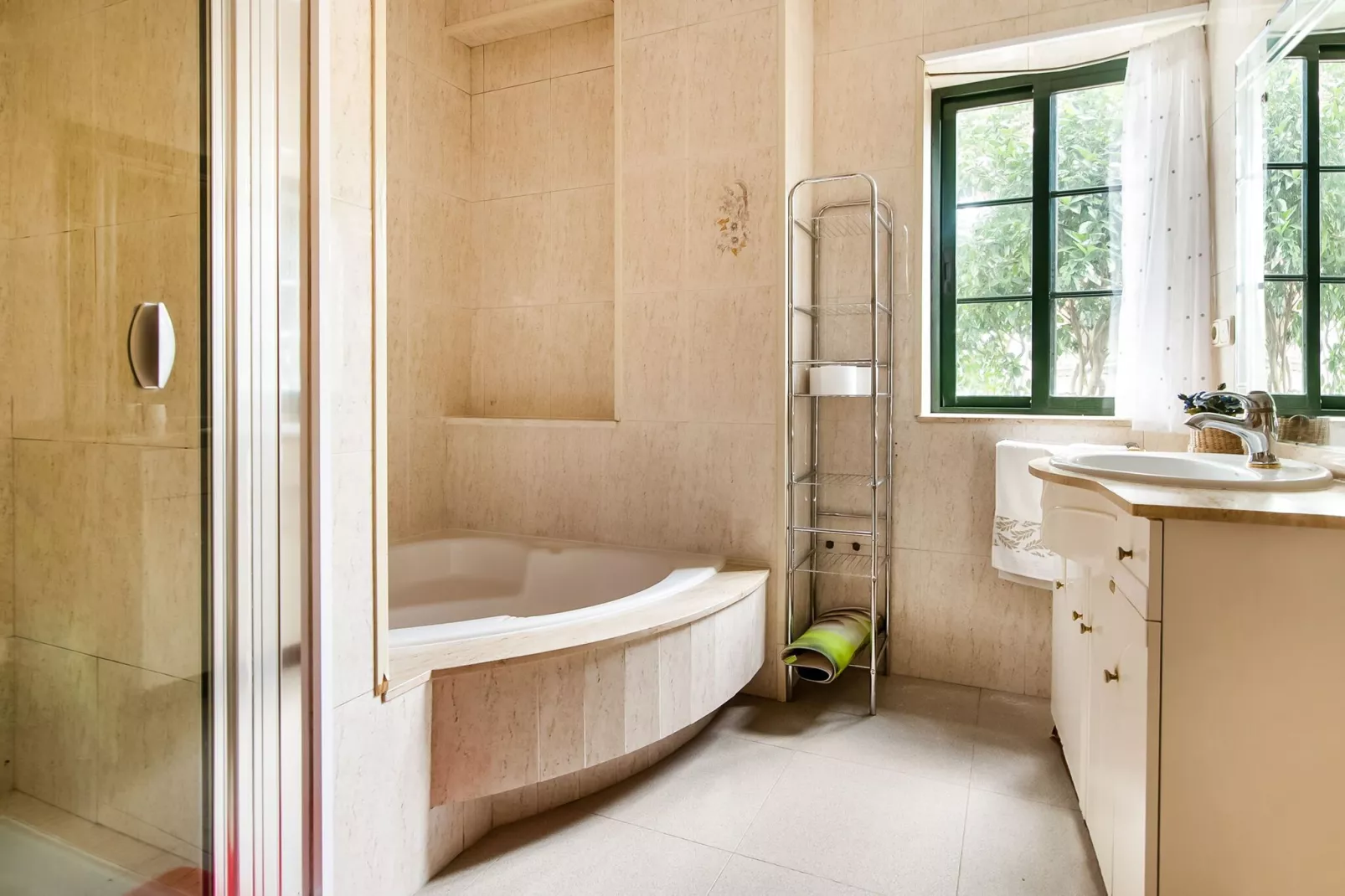 Villa Paola-Bathroom