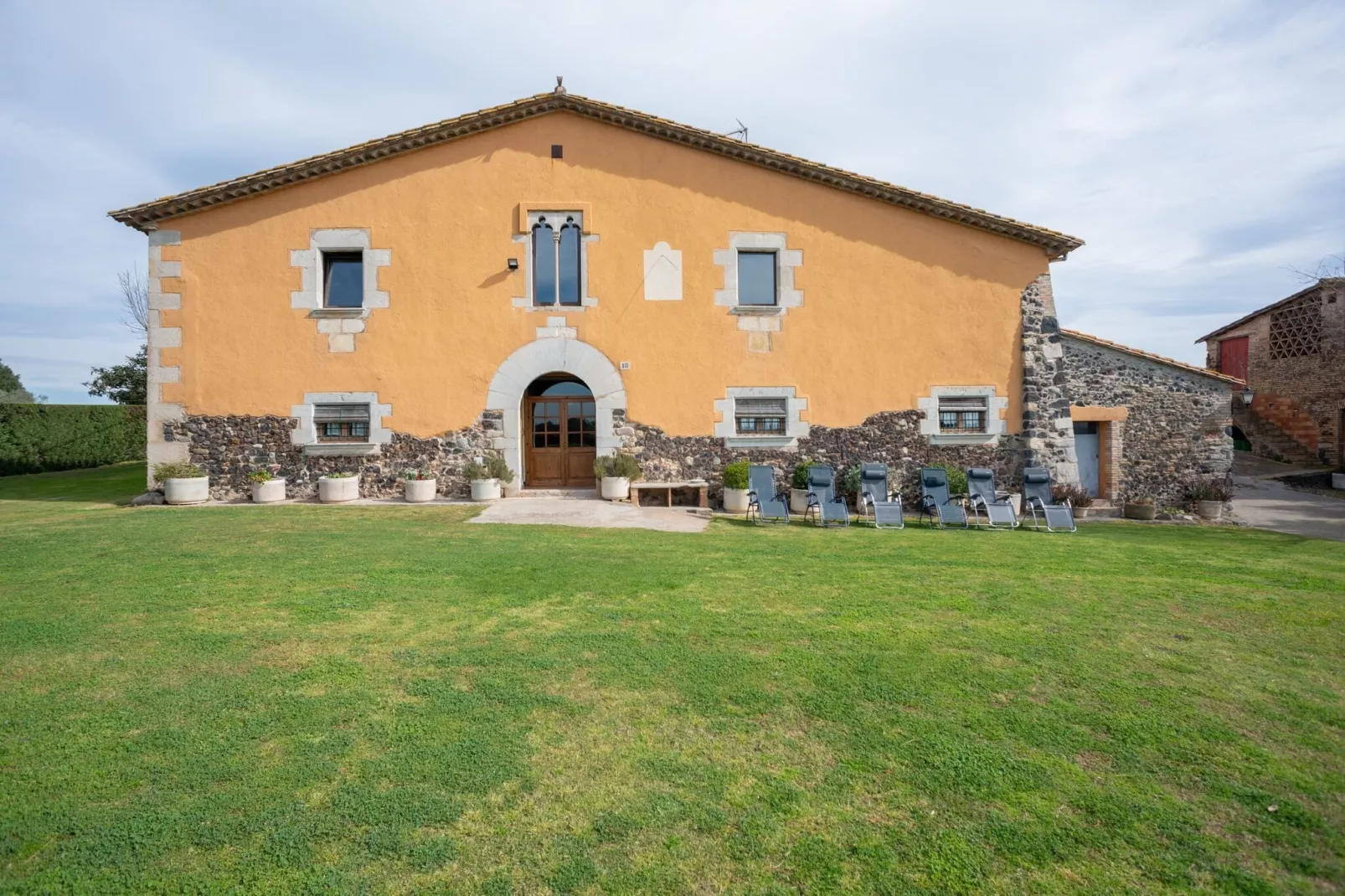Can Guinau-Exterior summer