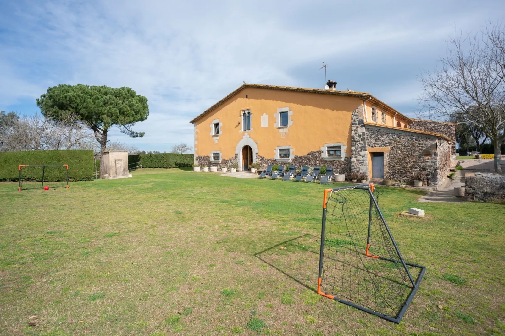Can Guinau-Exterior summer