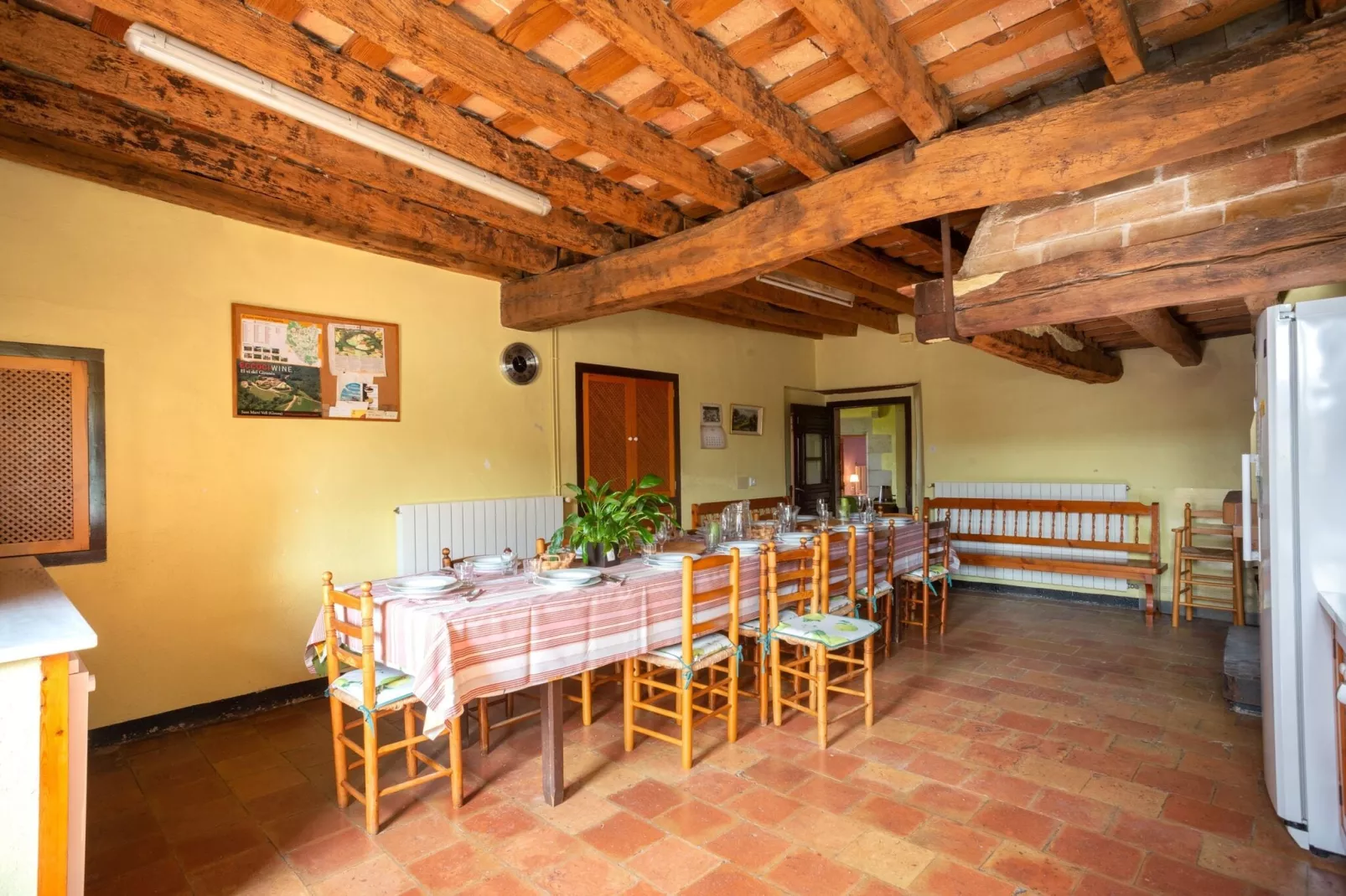 Can Guinau-Dining room