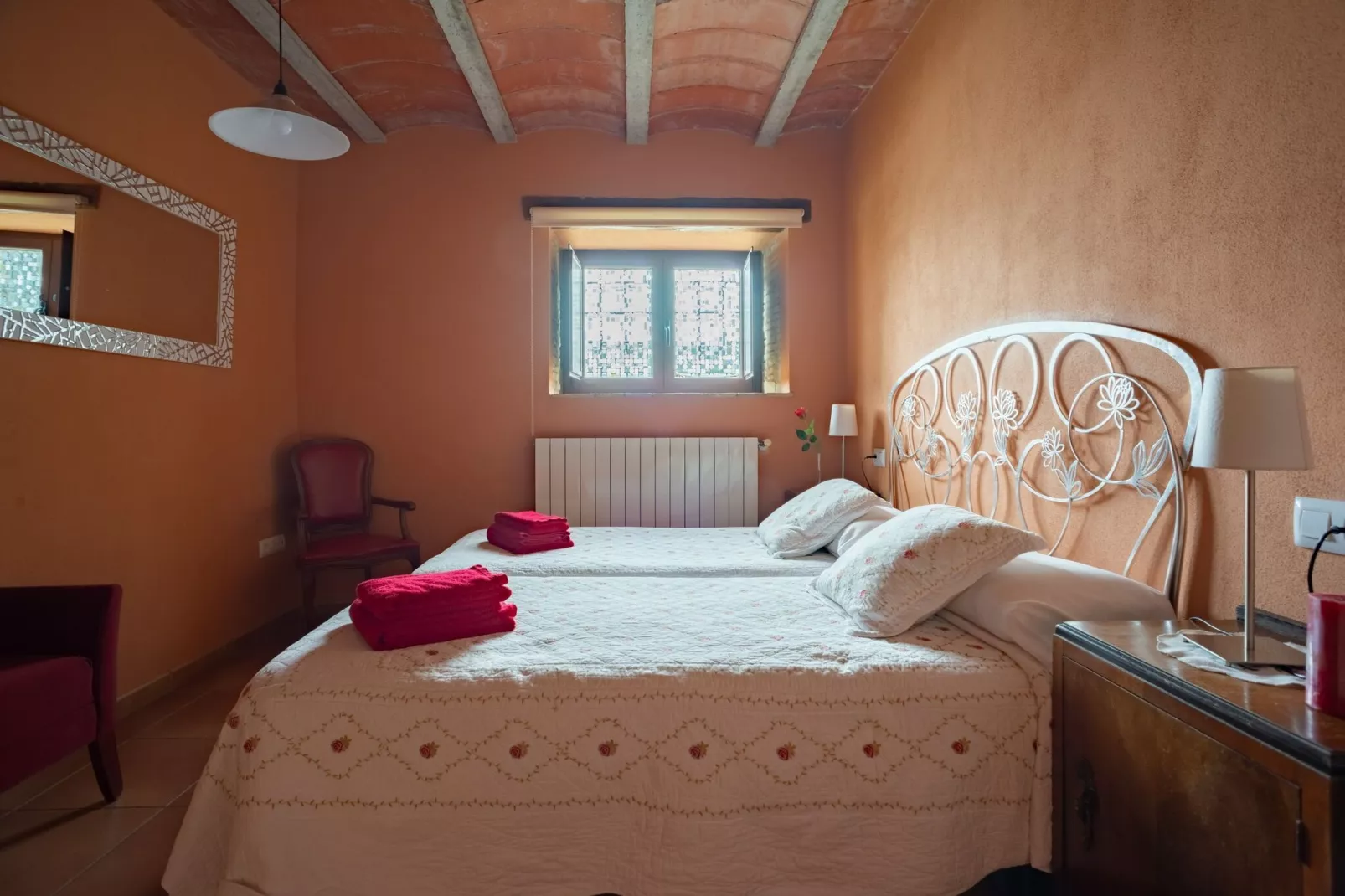 Can Guinau-Bedroom