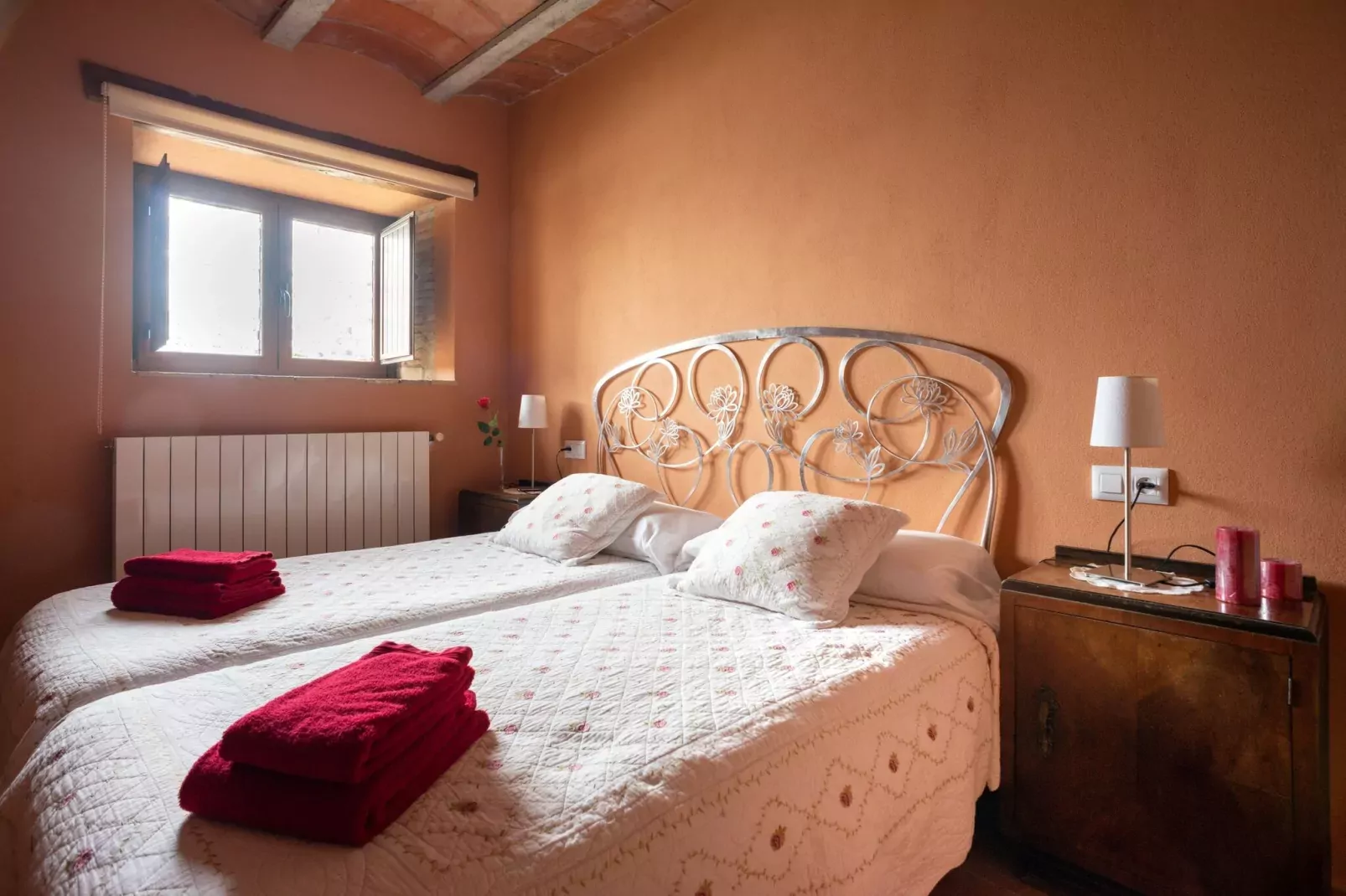 Can Guinau-Bedroom