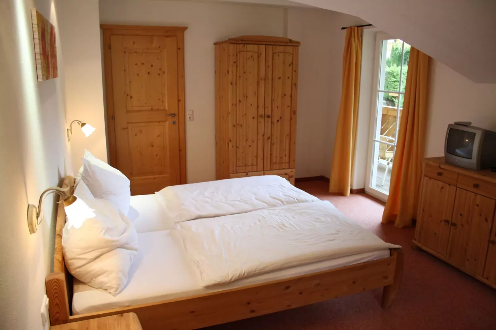 Brigitte-Bedroom