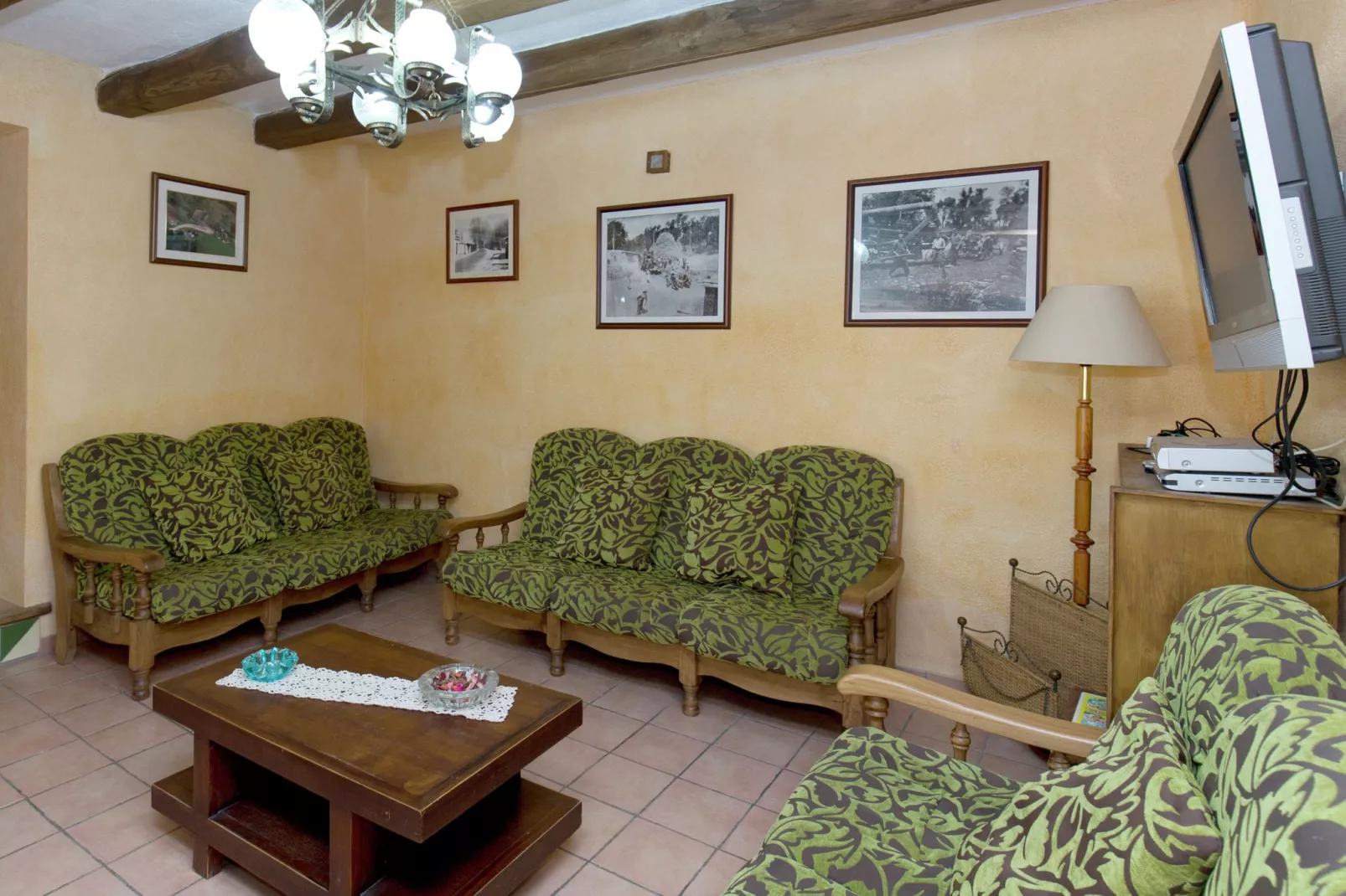 Can Rajoler-Living room