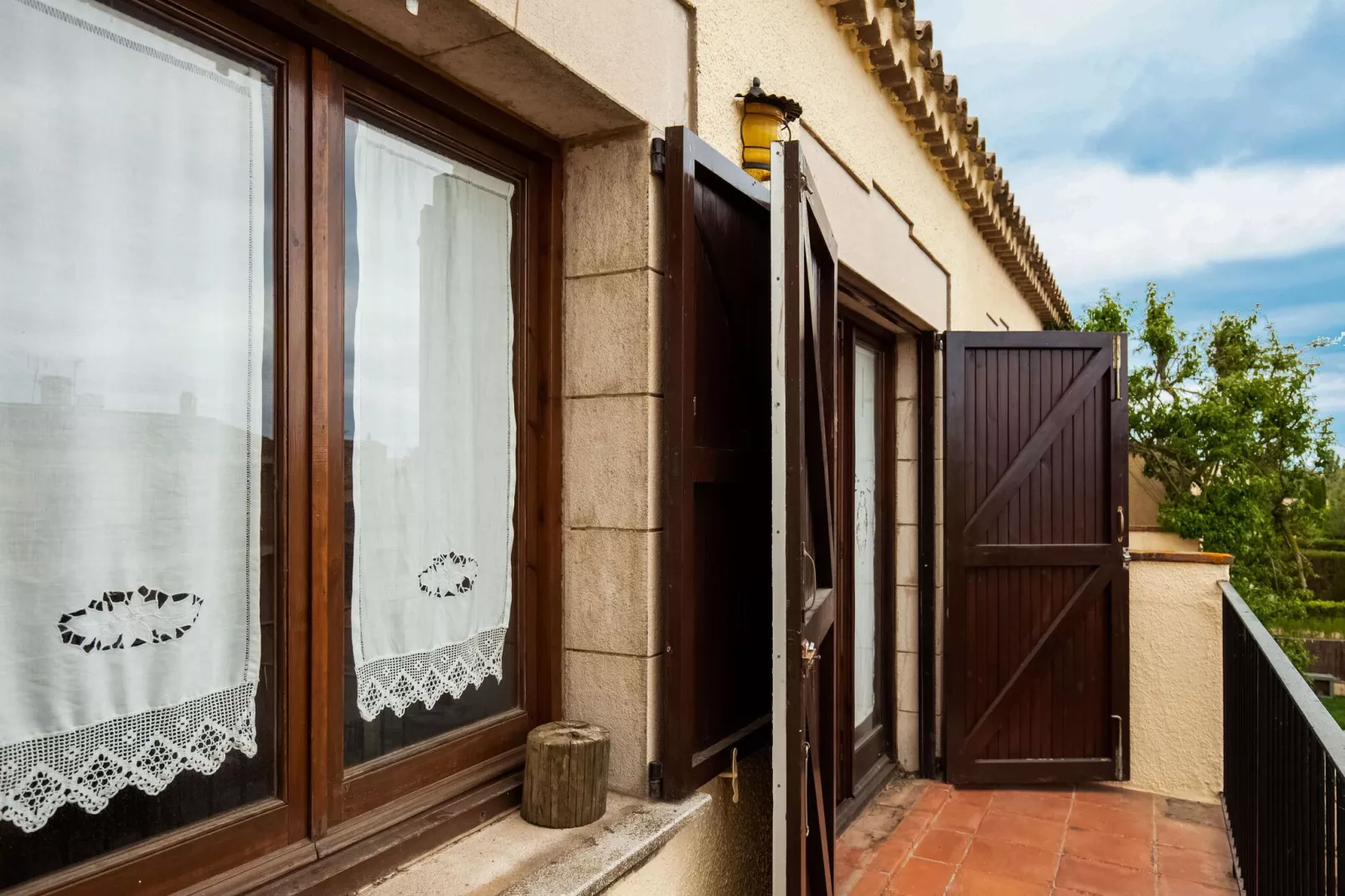 Ca la Yoli-Terrace balcony