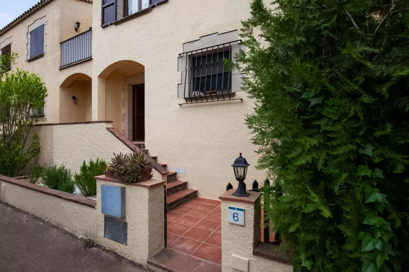 Ca la Yoli-Exterior summer