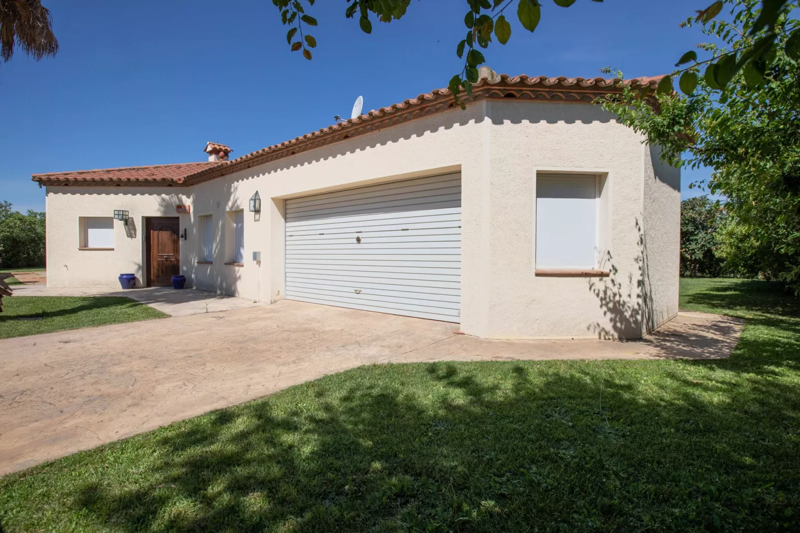 Villa Vista-Exterior summer