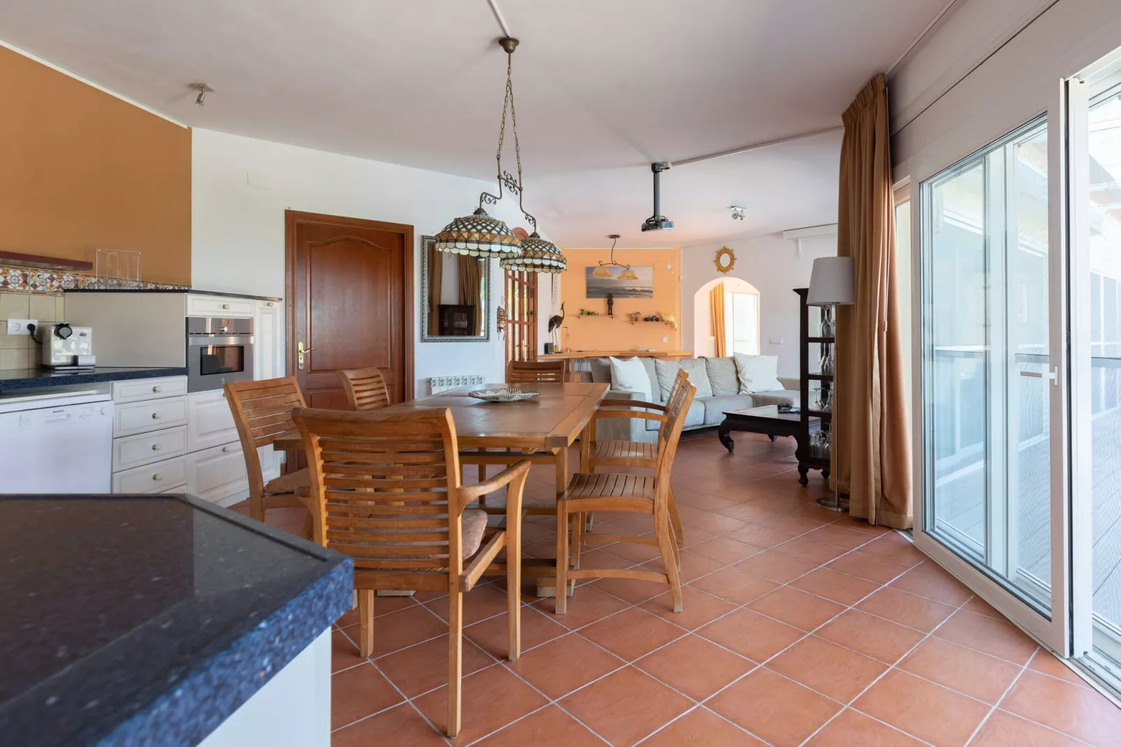 Villa Vista-Dining room
