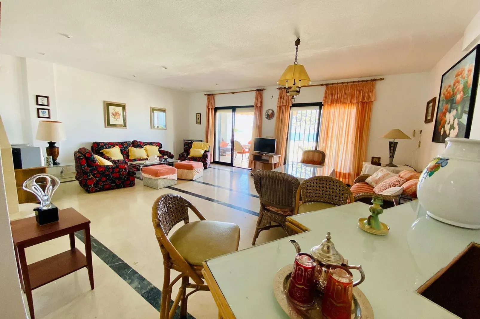 CASA HIERBABUENA-Living room