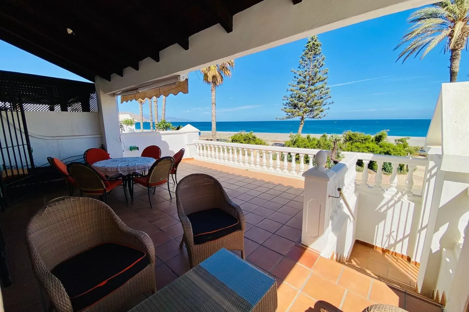 CASA HIERBABUENA-Exterior summer