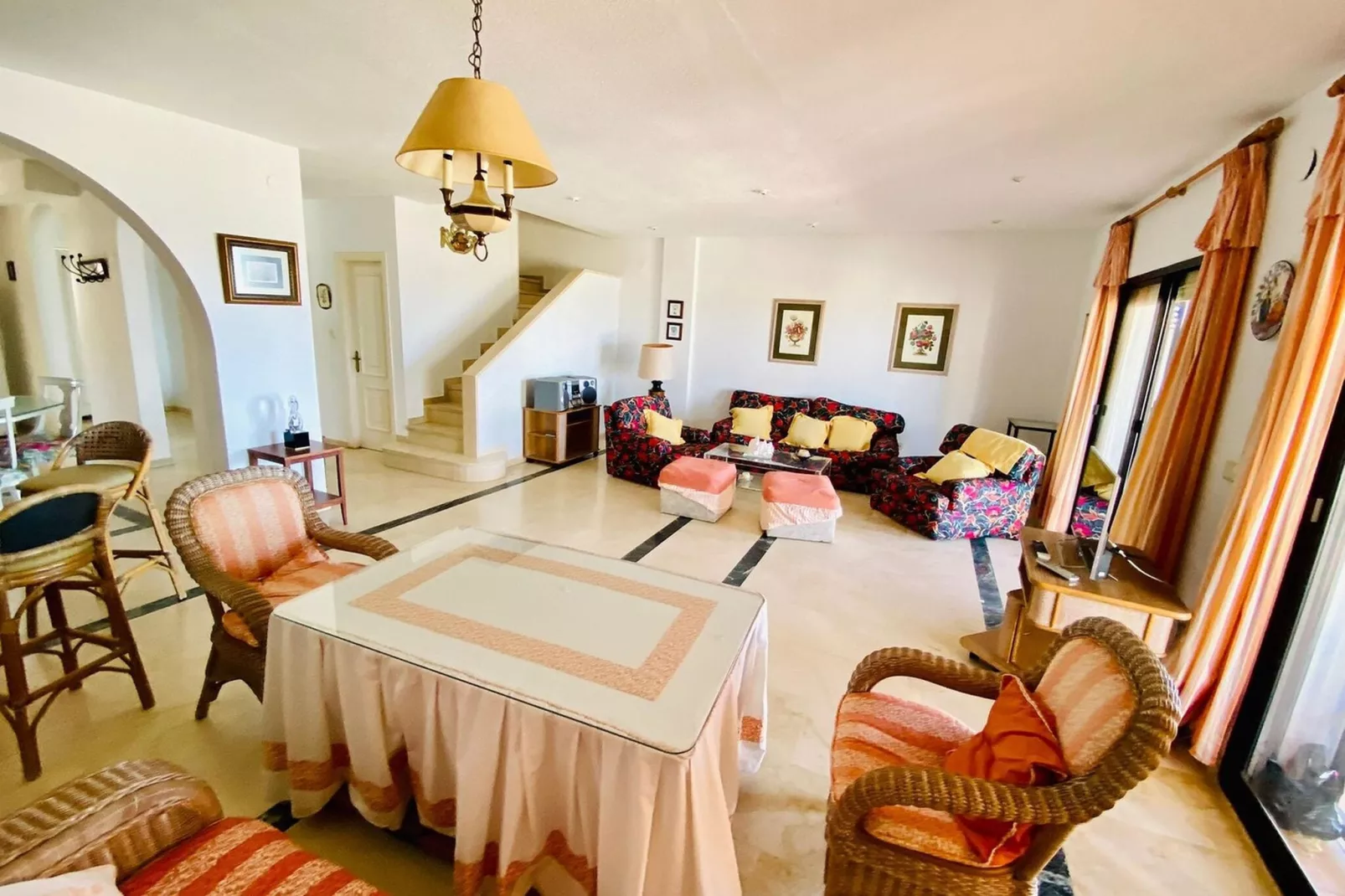 CASA HIERBABUENA-Living room