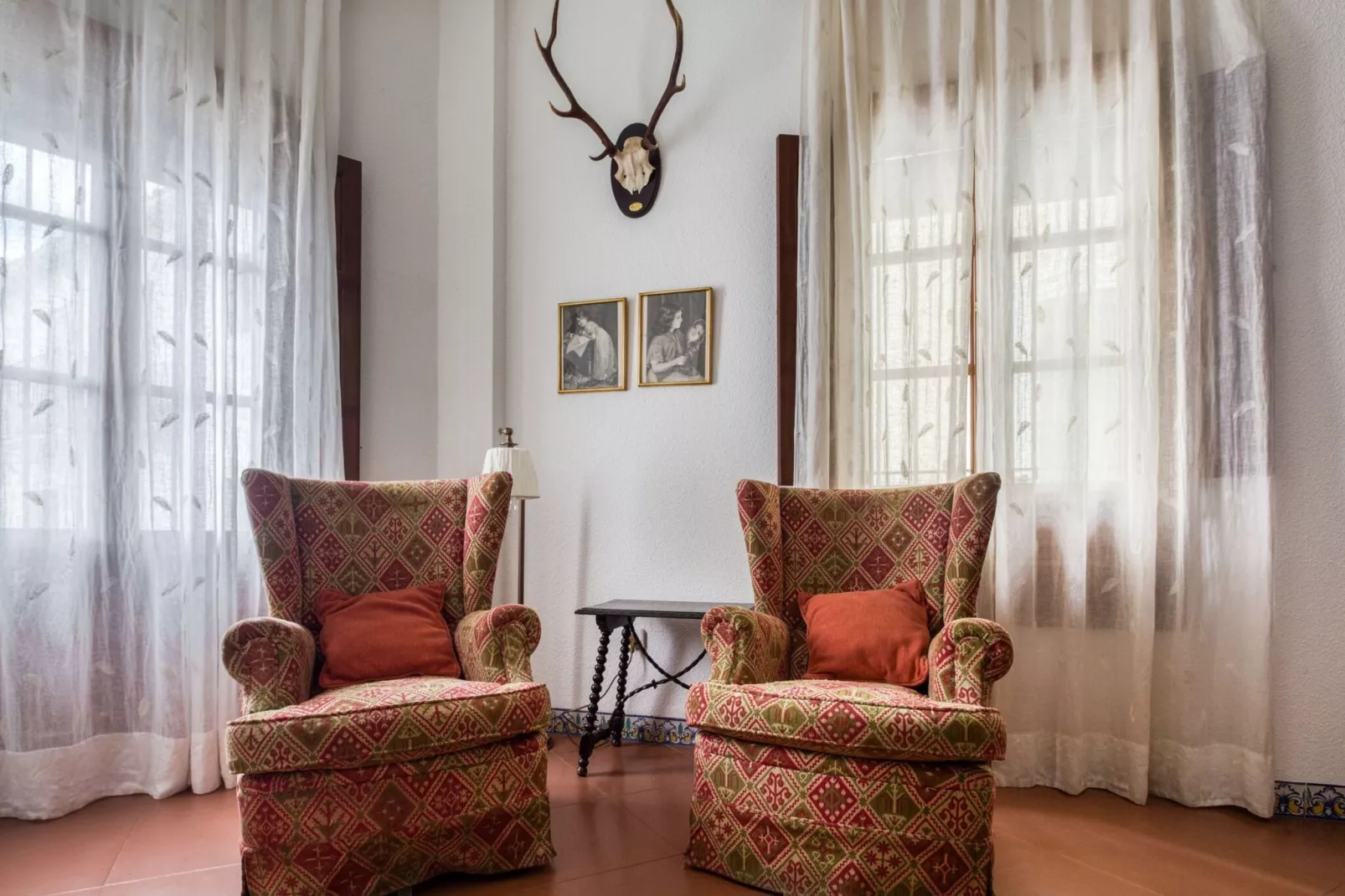 Beautiful house in a unique town-Living room