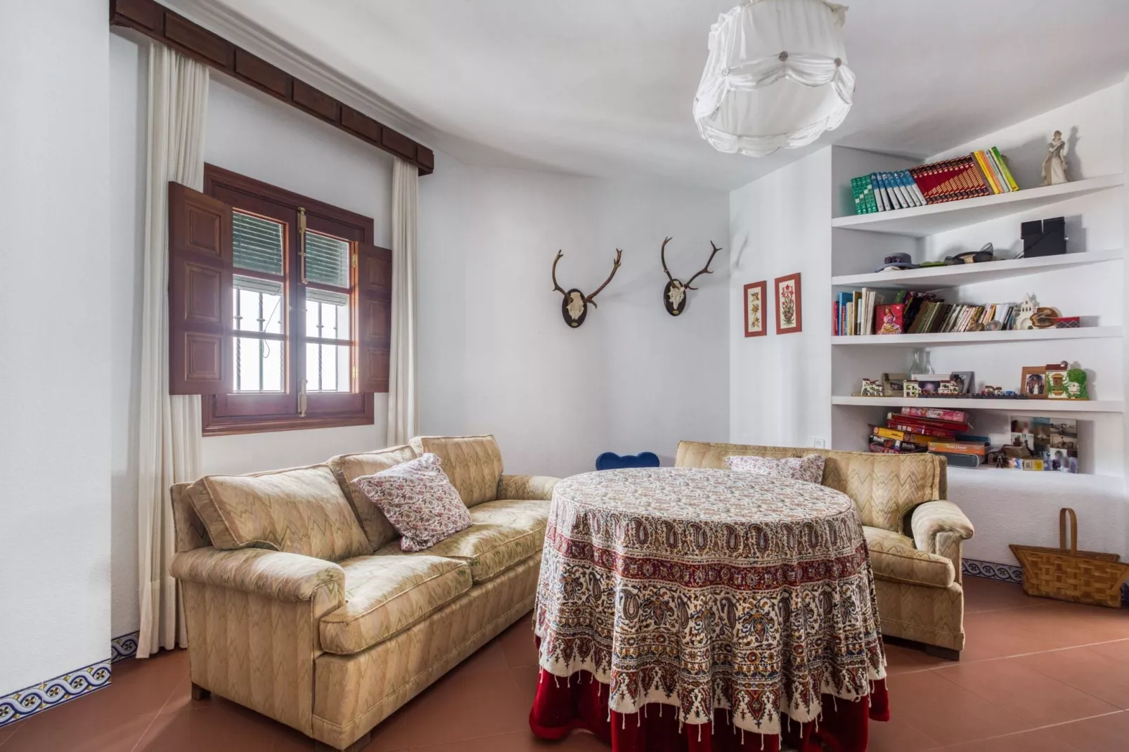 Beautiful house in a unique town-Living room
