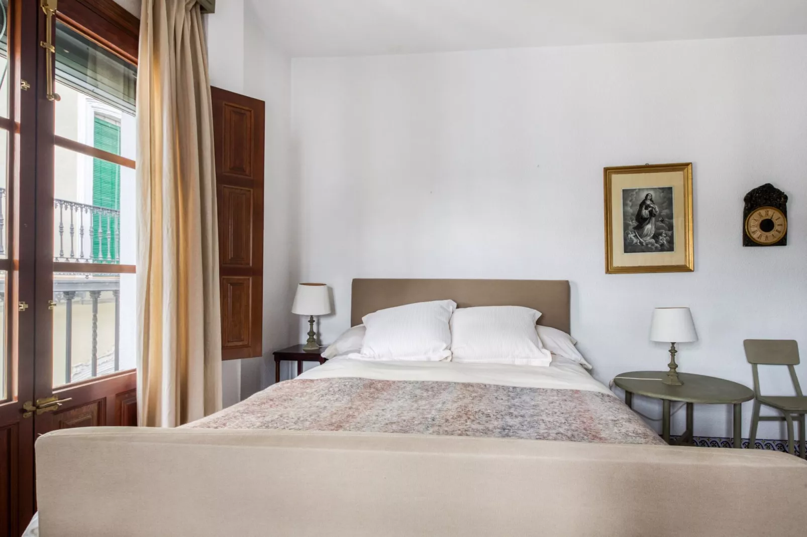 Beautiful house in a unique town-Bedroom