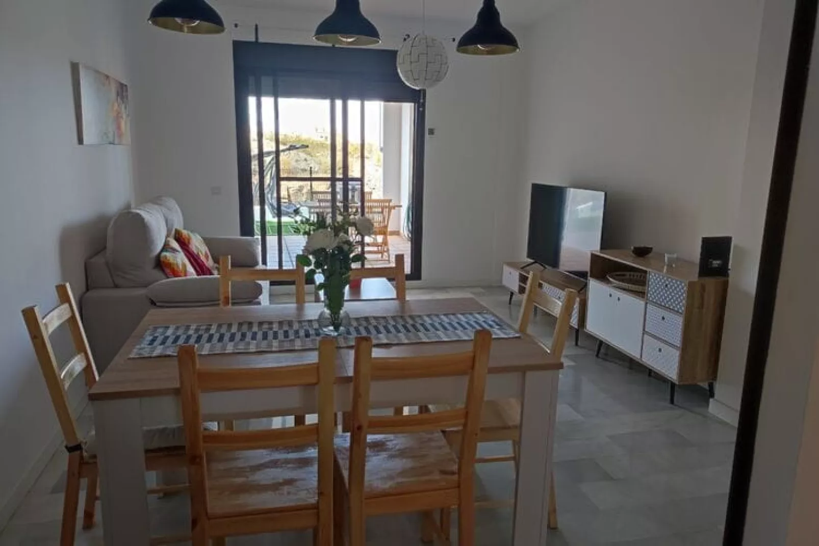 Charming corner Sea and Sun-Dining room