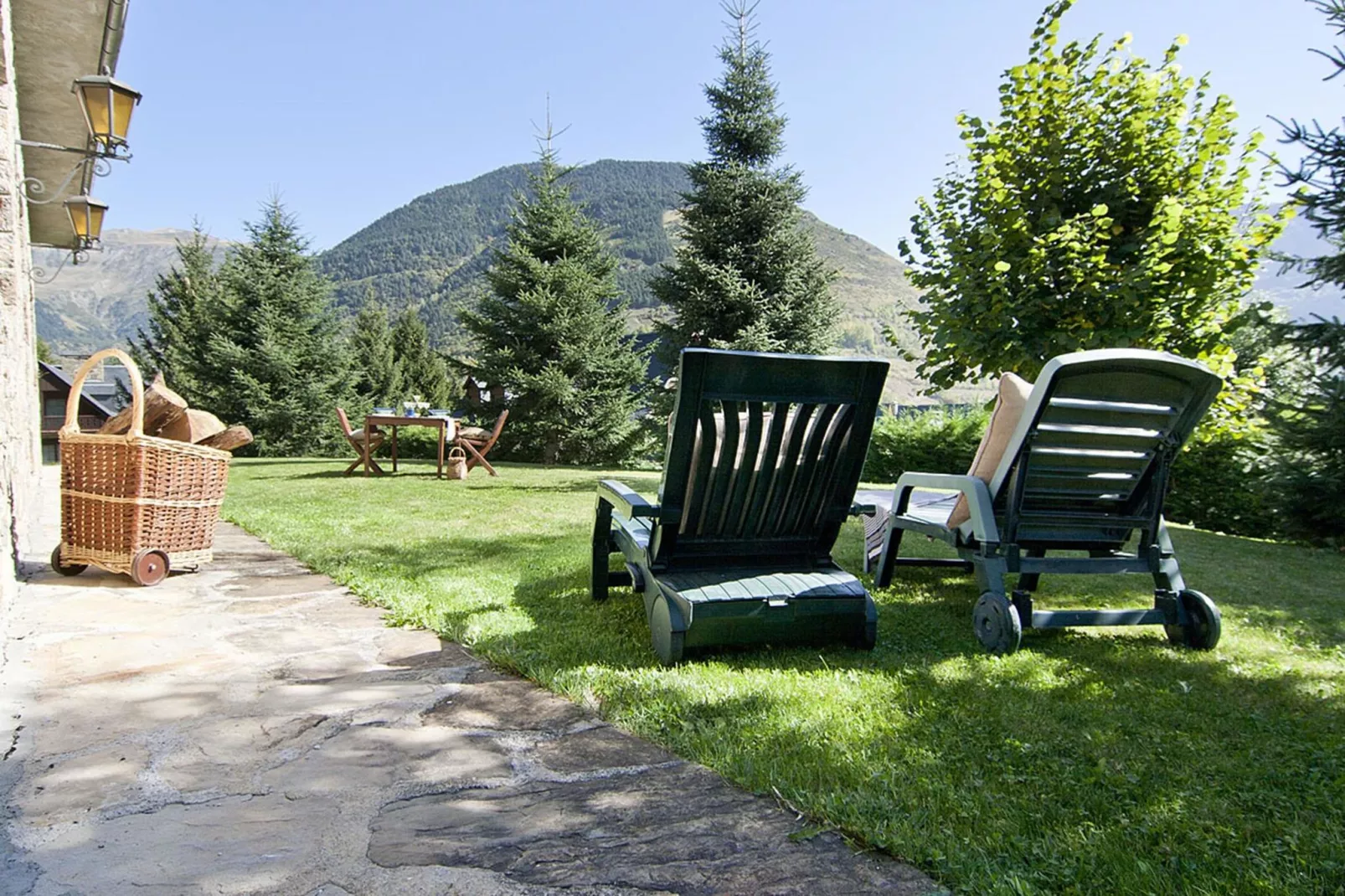 Casa Lola-Gärten Sommer