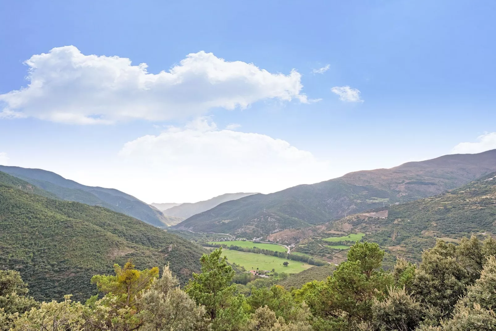 Cobert d'en Piarró-Aussicht Sommer