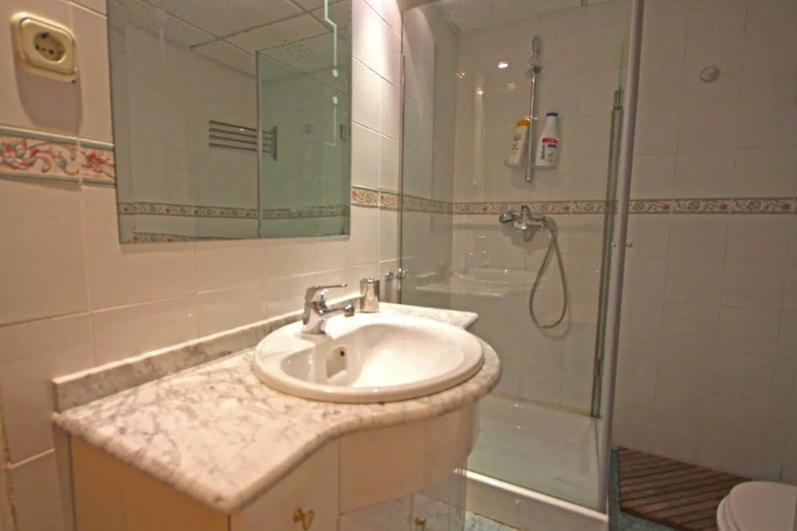 Golden Beach house-Bathroom