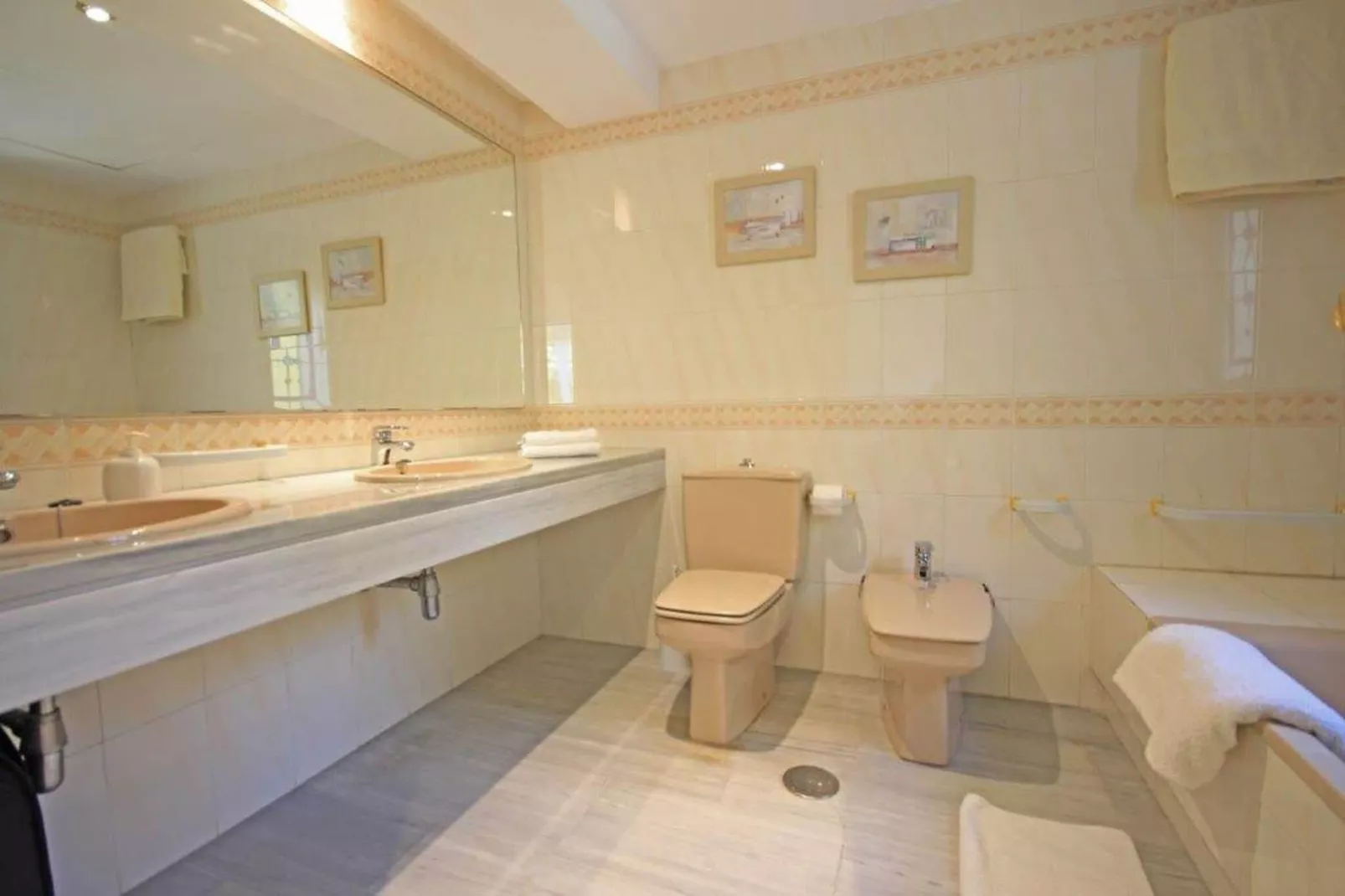 Golden Beach house-Bathroom