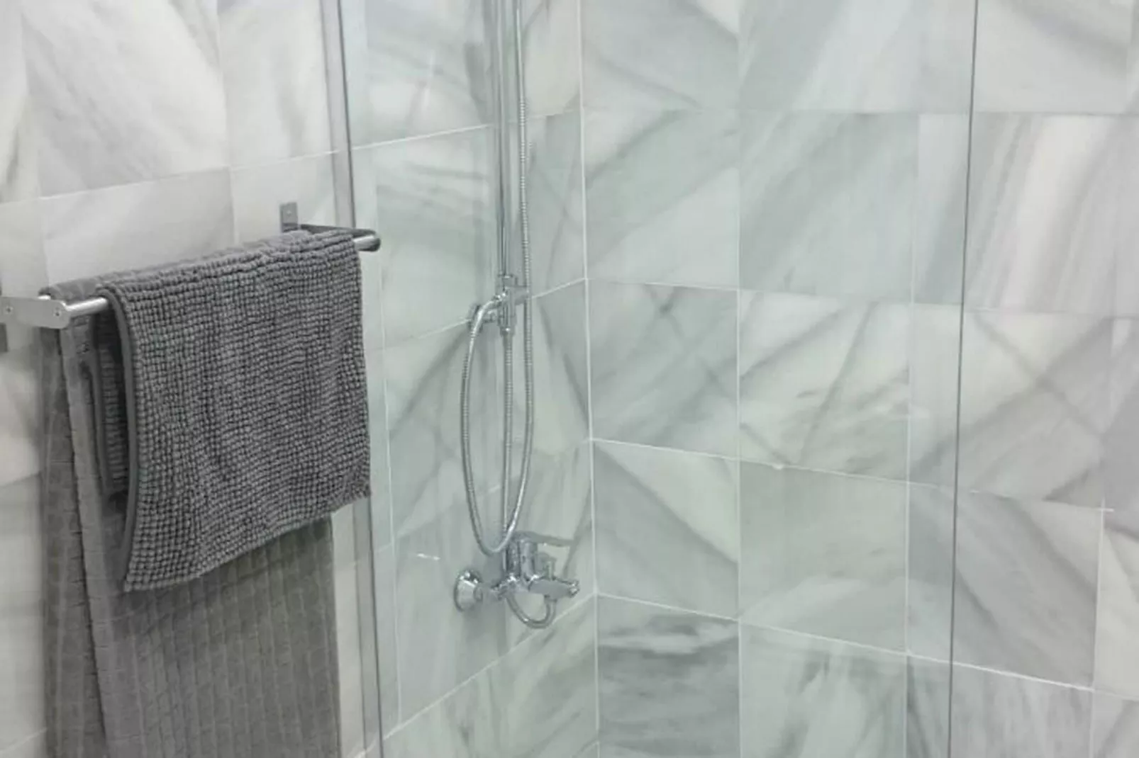 Apto 2dormitorios 6pax-Bathroom